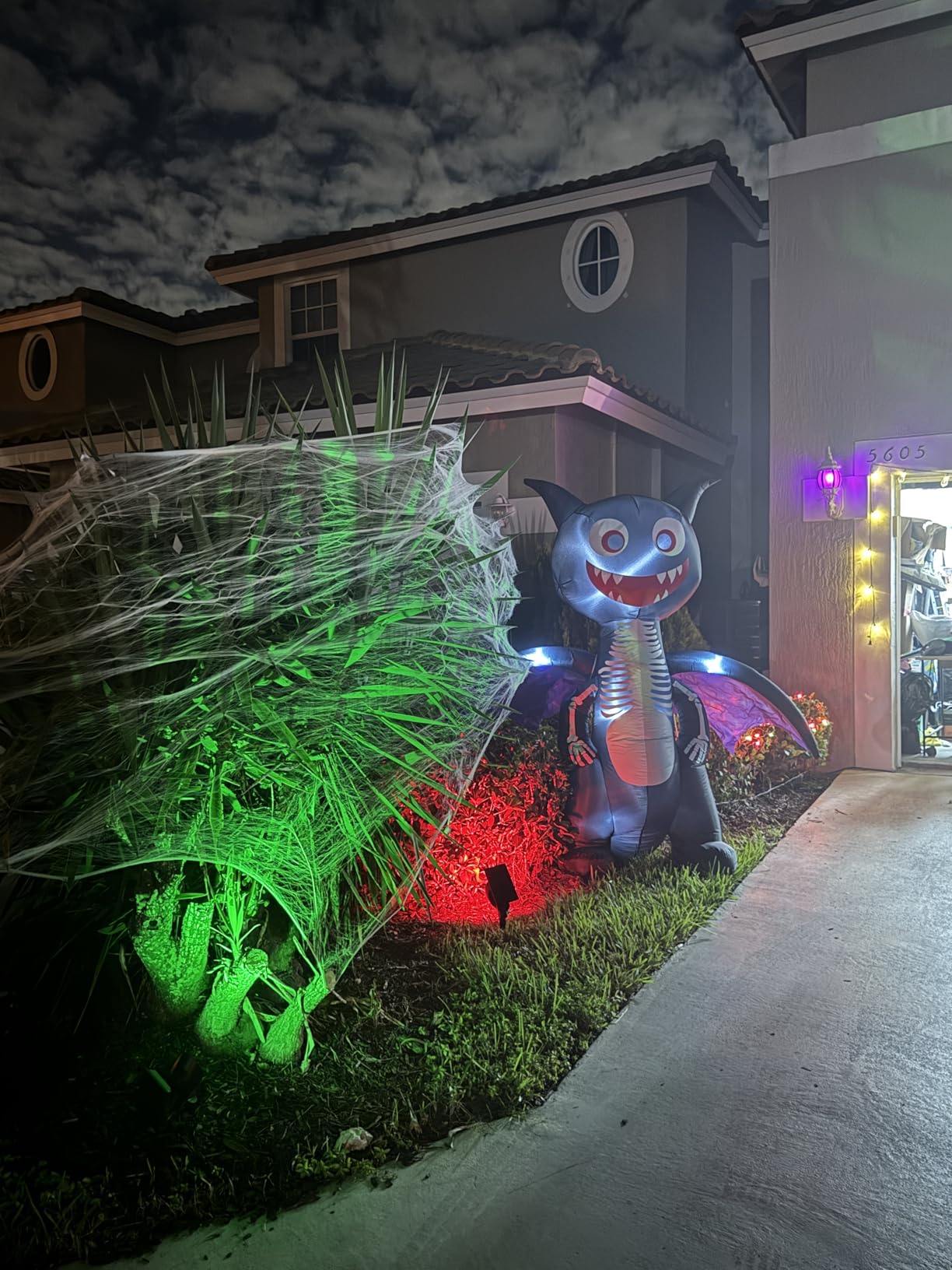 6.8 FT Halloween Inflatables Dragon with LED Lights Outdoor Decorations Blow Up Skeleton Dragon Inflatable Giant Halloween Yard Decoration for Front Lawn Garden Decor customer photo 1