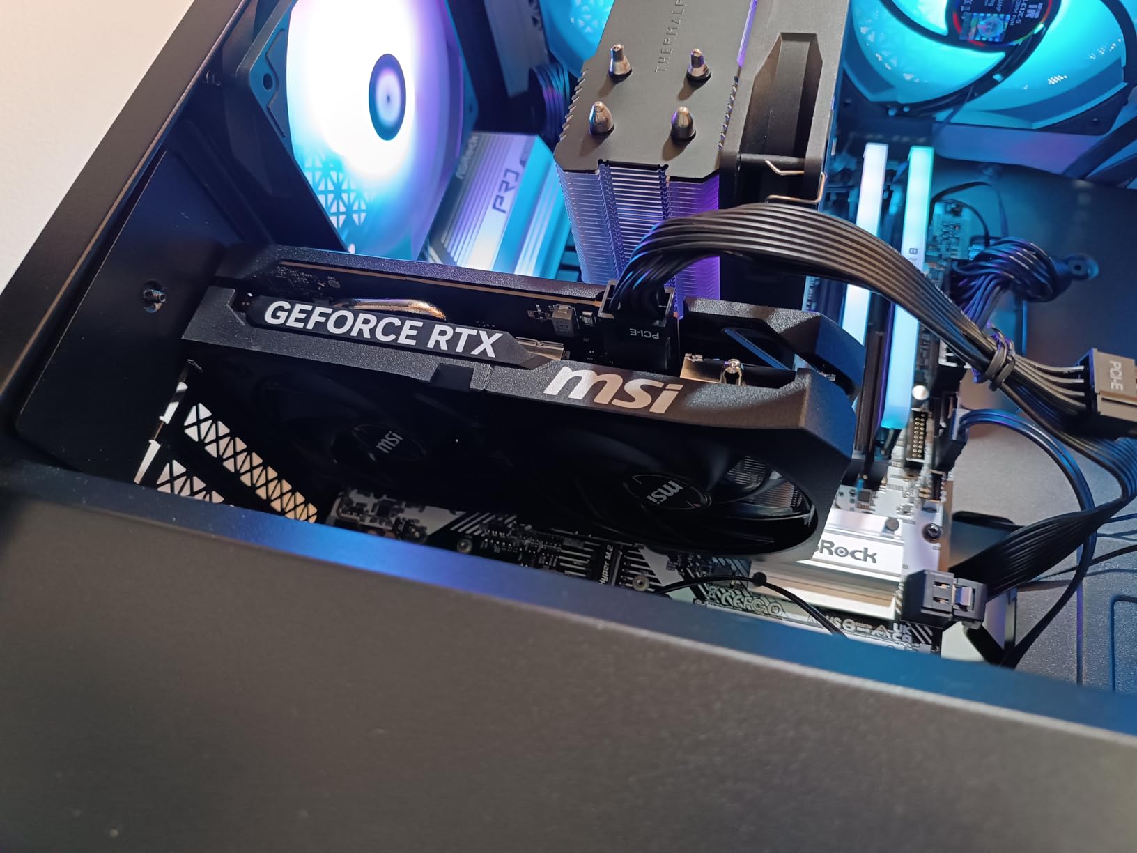 MSI Gaming RTX 5050 8G Shadow 2X OC Graphics Card, 8GB GDDR6, NVIDIA Blackwell Architecture customer photo 1
