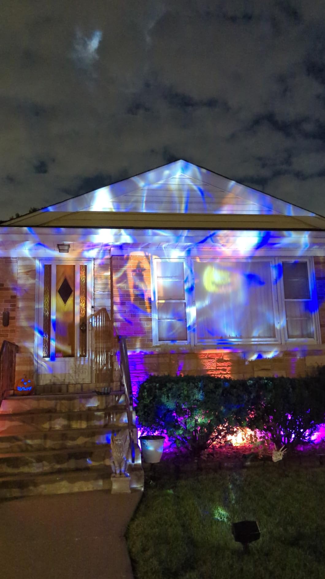 Govee Outdoor Decoration Projector Light, Upgraded LED Snowflake Projector, 180 Degree Rotation, 20 HD Effects & 58 Scene Modes with App Control, IP67 Compatible with Alexa, Google Assistant, Matter customer photo 1