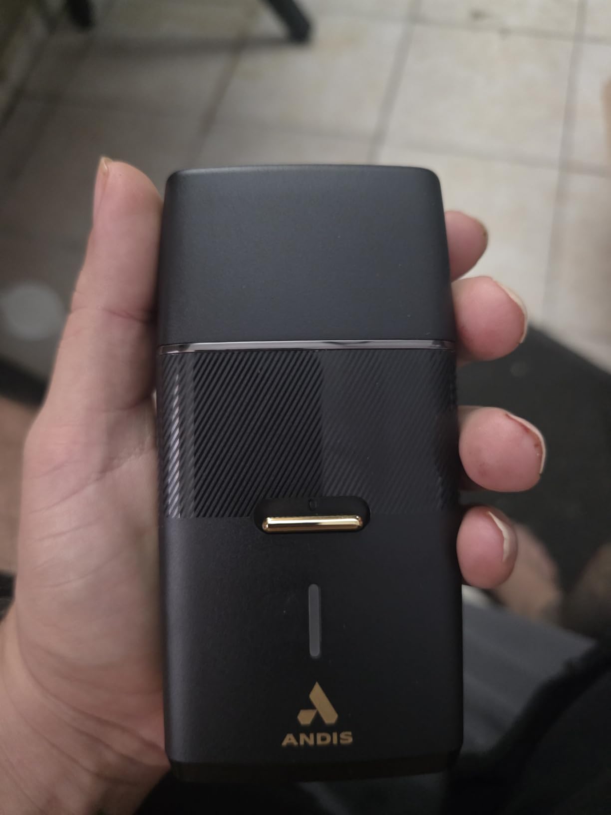 Andis 563616 Pro Foil Plus II Cordless Shaver, Gold Titanium Foils, Lithium Ion Battery, Includes USB-C Charging Stand, Black customer photo 1