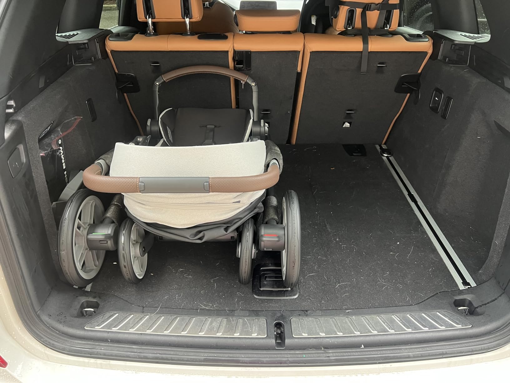 UPPAbaby Cruz V3 Stroller - from Birth + Car Seat Compatible - Full-Size, Reversible Seat - Infant Insert, Bug and Rain Shields Included - Callum (Stone Blue/Silver Frame/Sand Leather) customer photo 1
