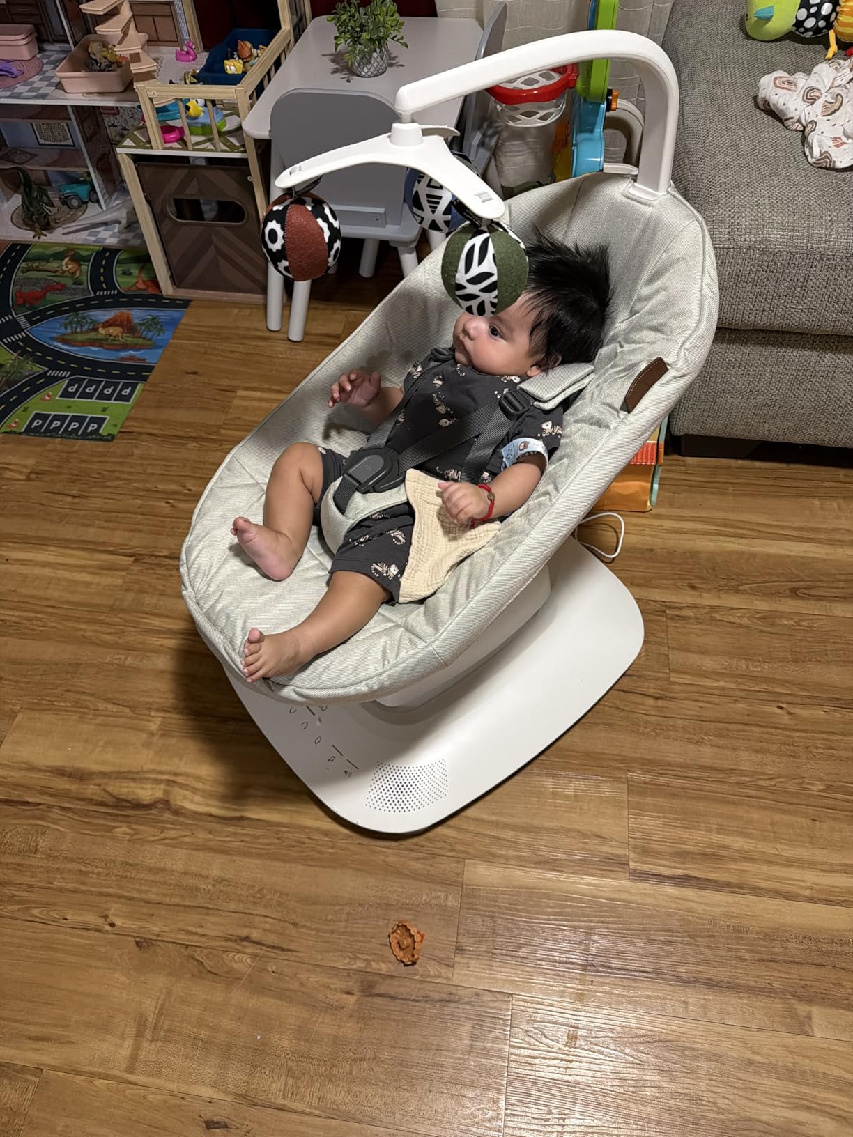UPPAbaby Mamaroo Smart Swing - Customizable Soothing Modes with MotionSync Technology - Infant Recline + Bluetooth Enabled - Included Newborn Insert - Wells (Dark Taupe Mélange) customer photo 1