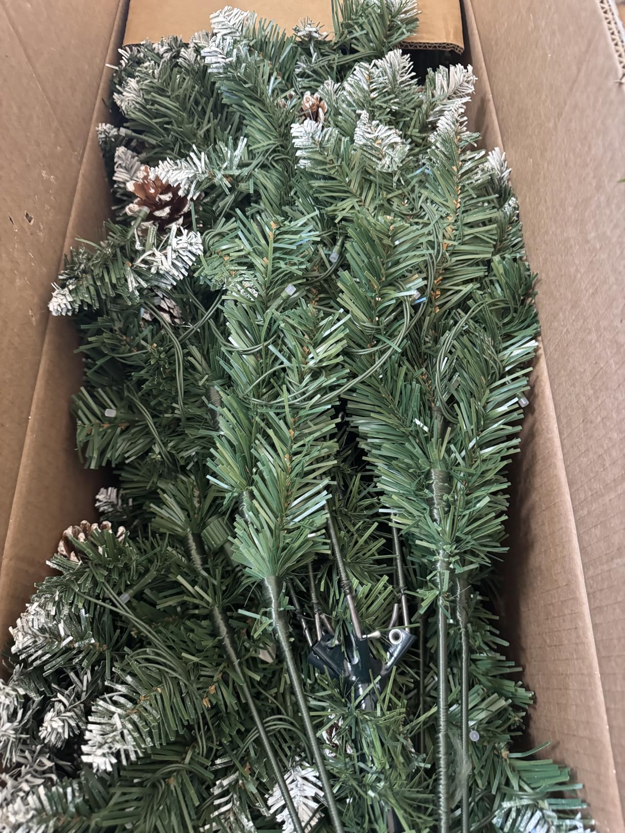 Dazzle Bright 6 FT Pre-lit Christmas Trees, Christmas Tree with 300LED Smart RGB Lights, Remote & App Controlled, Xmas Decorations with 900 Branch Tips 62 Pinecone for Indoor/Outdoor Decor customer photo 2