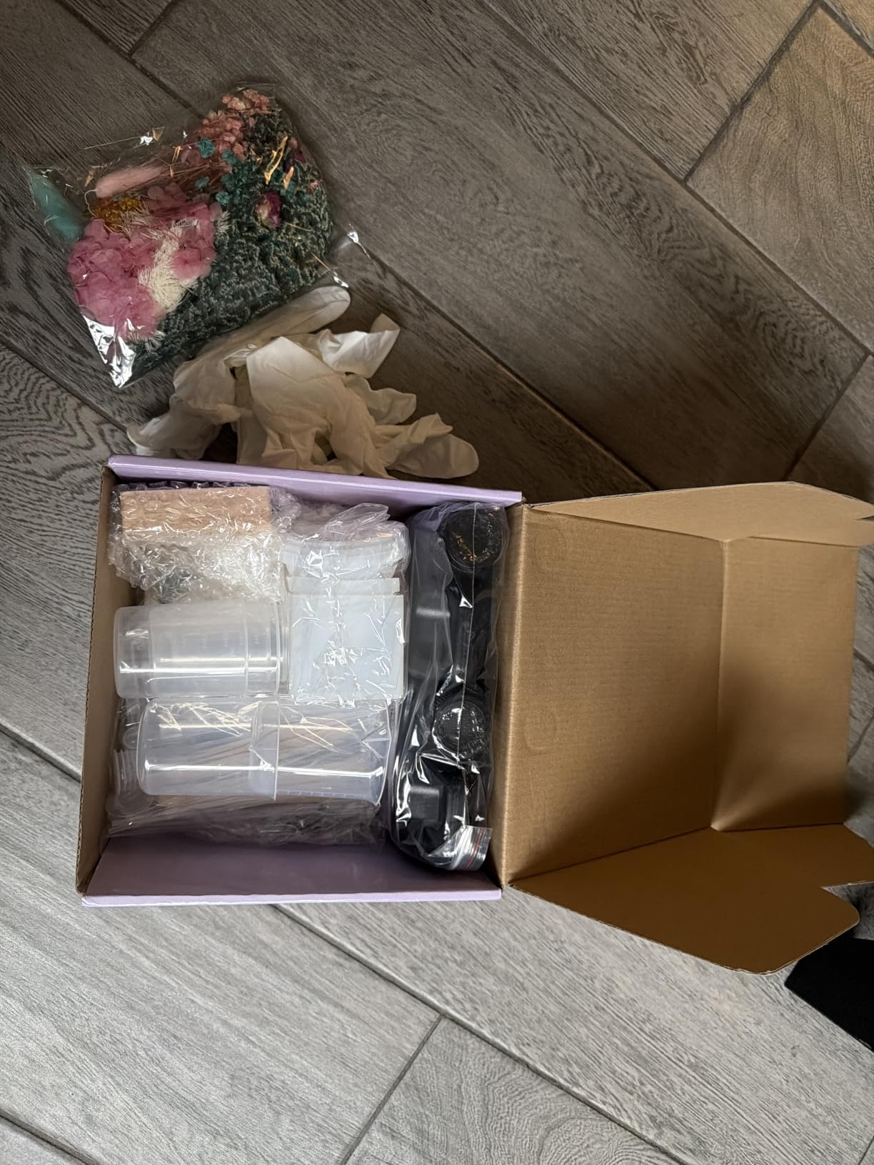 K KERNOWO Epoxy Resin Kit with Light for Beginners, Resin Kit and Molds Complete Set DIY Crafts for Adults Women, Epoxy Set with Vase Mold, 3D Dried Flowers, Measuring Cups and Resins Supplies-20OZ customer photo 1