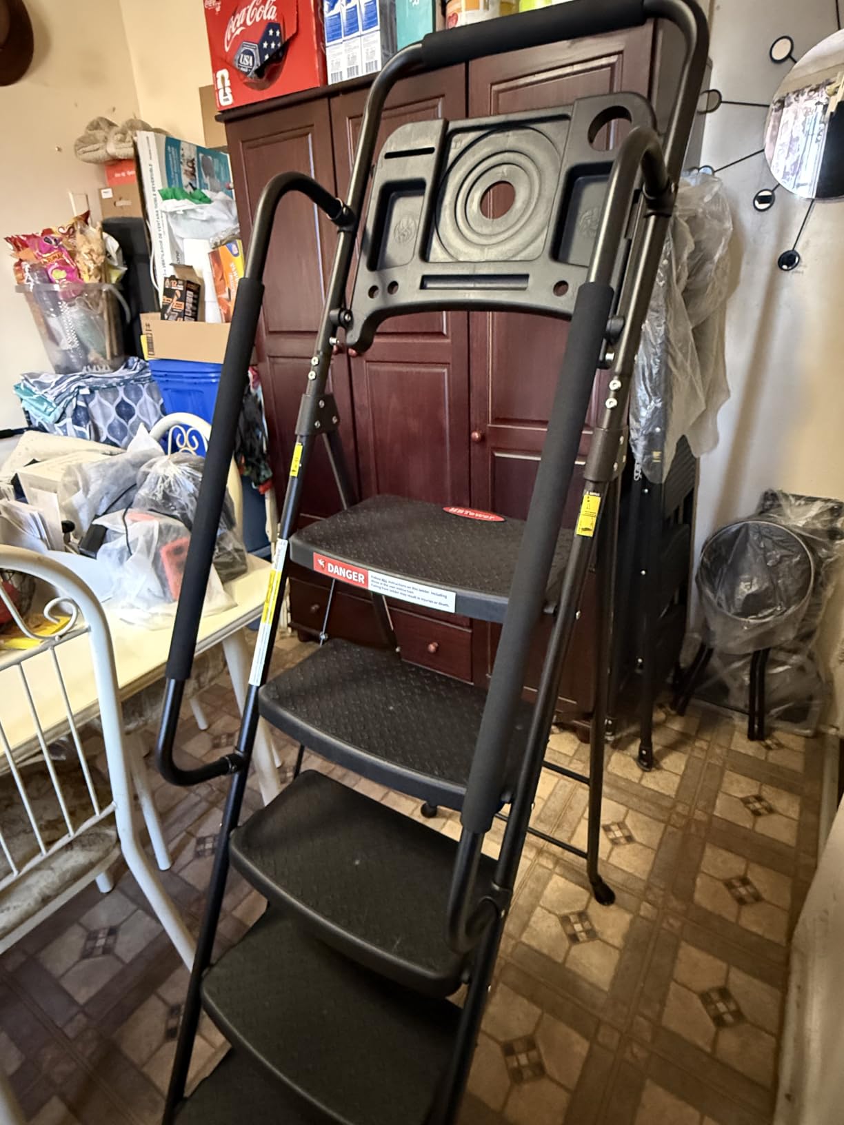 HBTower 4 Step Ladder, Step Stool Foldable with Wide Anti-Slip Pedal, Sturdy Steel Ladders for Home Adults Kitchen customer photo 2