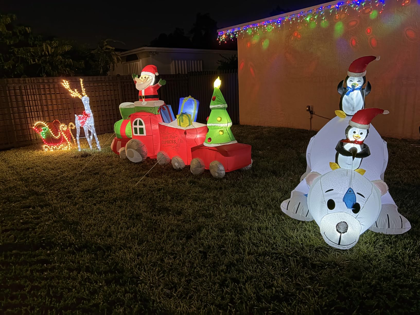 10FT Christmas Inflatable Train with Santa Claus, Gift Boxes, Christmas Trees, Built-in Lights, 2026 Yard Decor Giant Blow Up Santa Train, Lovely Holiday Winter Decor for Party Garden Lawn customer photo 1