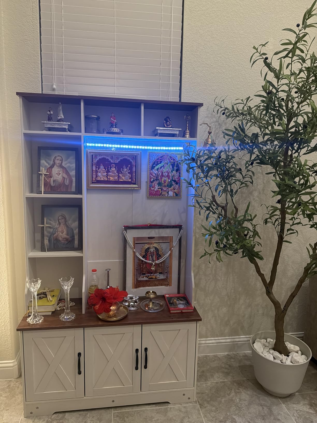 CSZZD Hall Tree with Bench and Shoe Storage, Farmhouse Entryway Bench with Coat Racks and LED Lights, Tall Hall Tree with 7 Coat Hooks, 6 Storage Cubbies, Adjustable Shelf customer photo 2