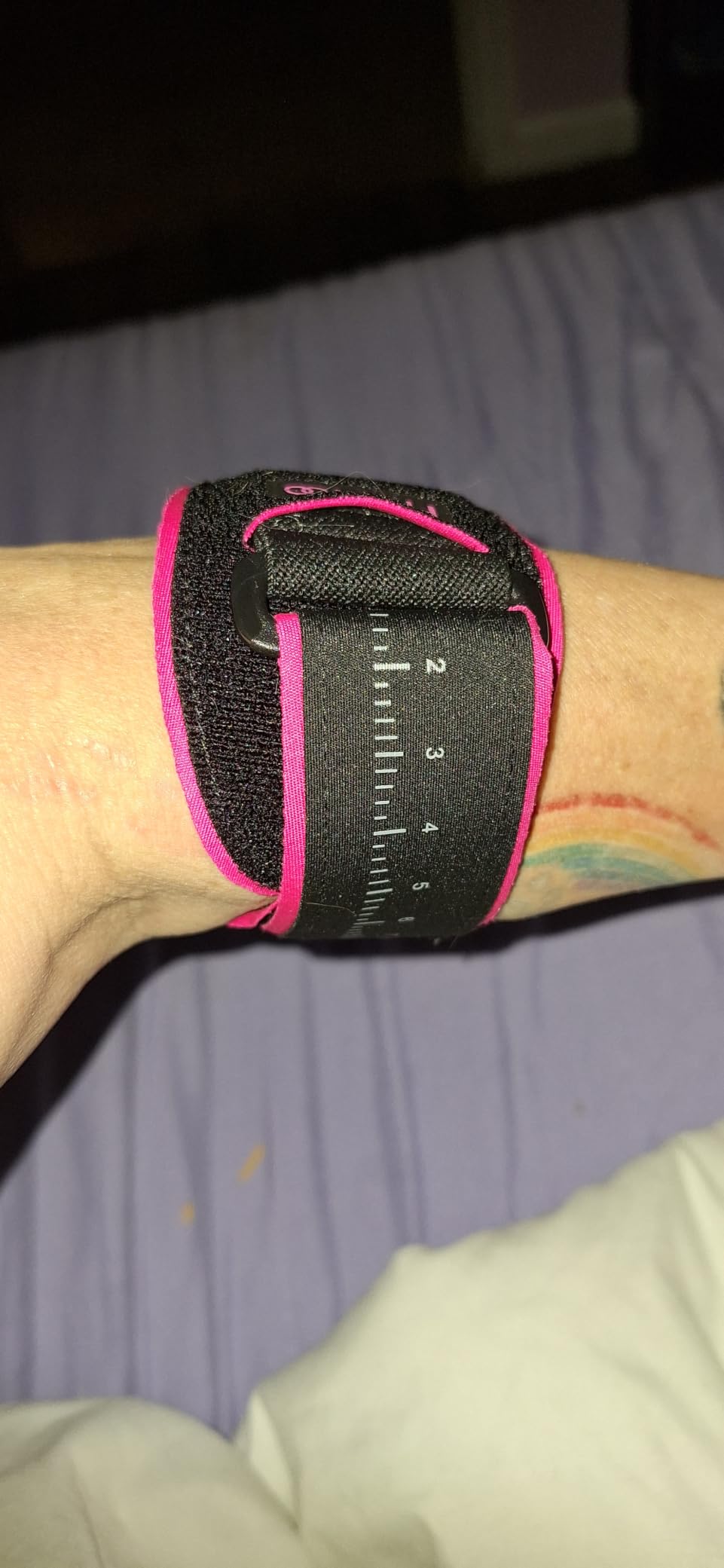 FREETOO Tennis Elbow Brace for Men Women for Tendonitis, Golfers Elbow | Tennis Elbow Strap Band, Counterforce Brace with Gel Pad customer photo 1