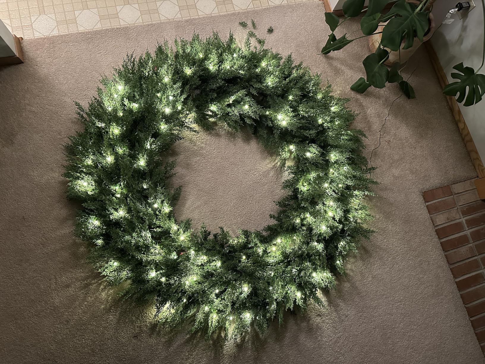 Best Choice Products Pre-Lit Cedar Cypress Christmas Wreath w/Twinkling LEDs, 30in Realistic Large Indoor/Outdoor Holiday Decor for Door, Plug-in customer photo 1