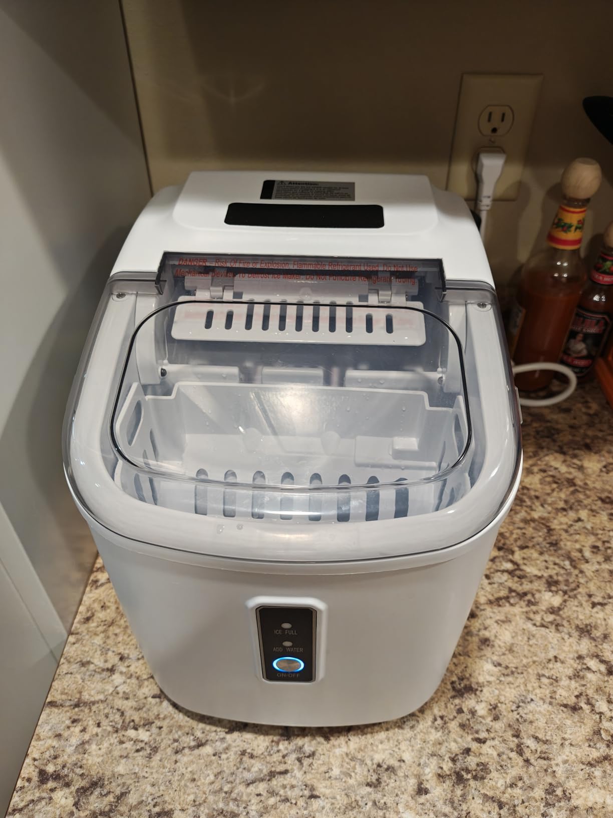 EUHOMY Ice Maker Countertop, Portable Ice Machine with Carry Handle, 26.5lbs Per Day, 9 Cubes in 6 Mins, Auto-Cleaning, with Basket and Scoop, for Home, Kitchen, Camping, RV customer photo 2