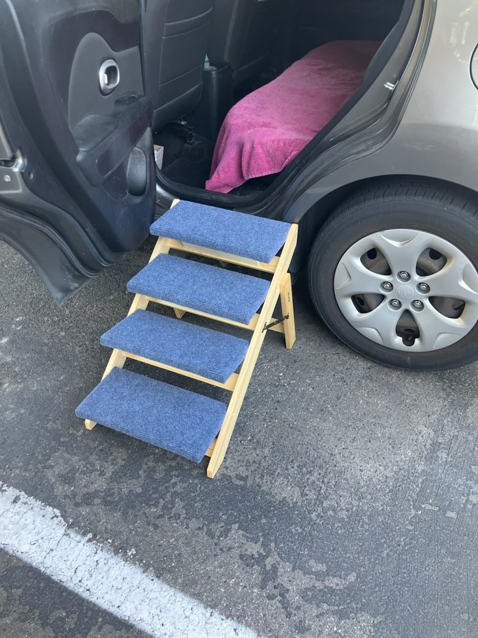 VEVOR Wood Pet Stairs, 5-Step Dog Stairs for Beds, Sofa & Cars, 150 lbs Load Capacity, Folded Flat Design, Stable & Sturdy Cat & Dog Step Ladder for Small Medium Large Older Pet customer photo 1
