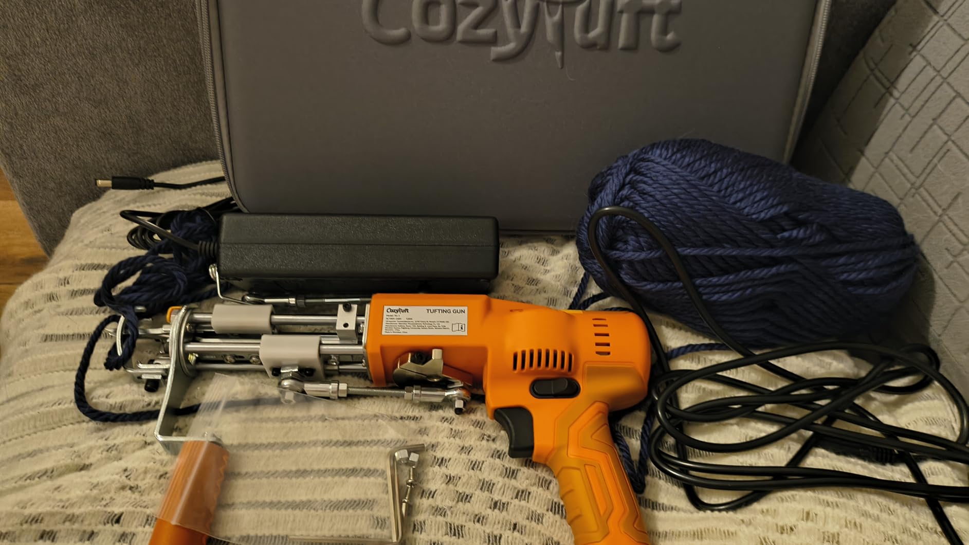 Cozytuft Tufting Gun, 2-in-1 Cut & Loop Pile Professional Rug Making Tool with LED Light, Low Noise & Vibration, 120W Quiet Brushless Motor, Adjustable Speed, Perfect for Beginners and Artists customer photo 1