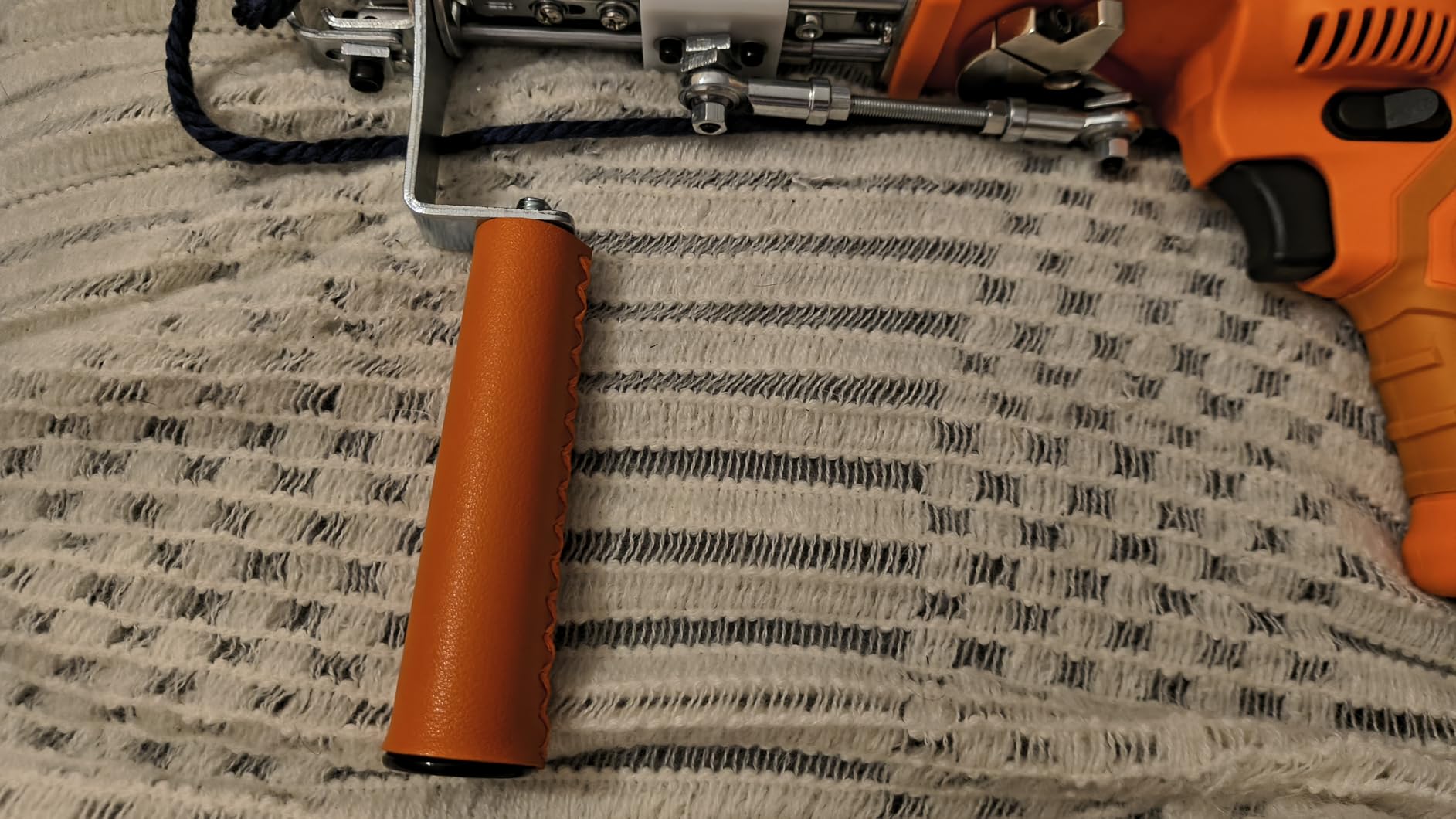 Cozytuft Tufting Gun, 2-in-1 Cut & Loop Pile Professional Rug Making Tool with LED Light, Low Noise & Vibration, 120W Quiet Brushless Motor, Adjustable Speed, Perfect for Beginners and Artists customer photo 2