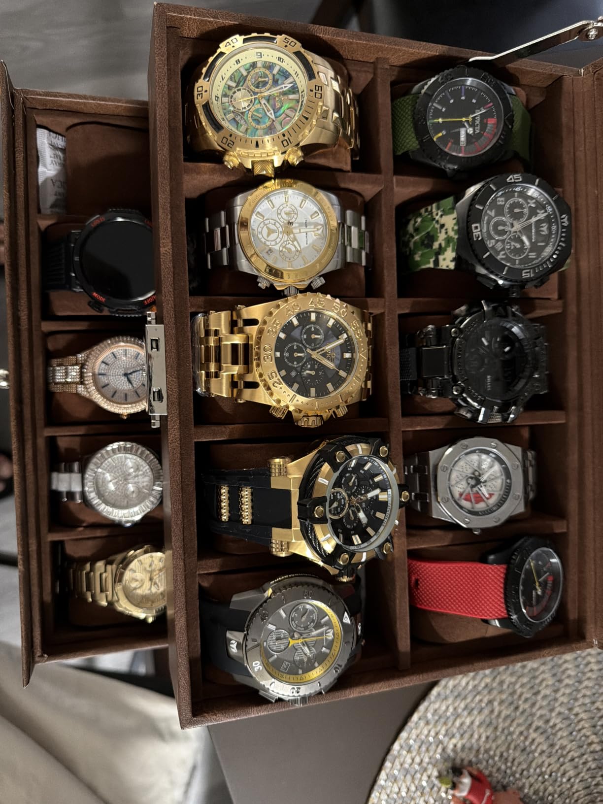 SONGMICS Watch Box, 20-Slot Watch Case Organizer with Large Glass Lid, Removable Pillows, Metal Lock, Gift for Loved Ones, Coffee Brown Synthetic Leather, Coffee Brown Lining UJWB020KZ02S customer photo 1