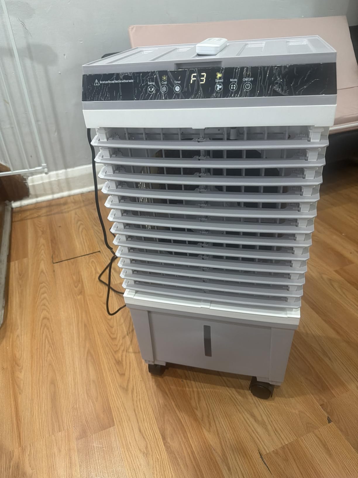 Uthfy 1800CFM Swamp Cooler Air Conditioner, 3-IN-1 Portable Evaporative Air Cooler with 5.3 Gal Water Tank, 6 Ice Packs, Remote, 12H Timer, 120° Oscillation, Cooling Fan for Room Bedroom Home Office customer photo 1