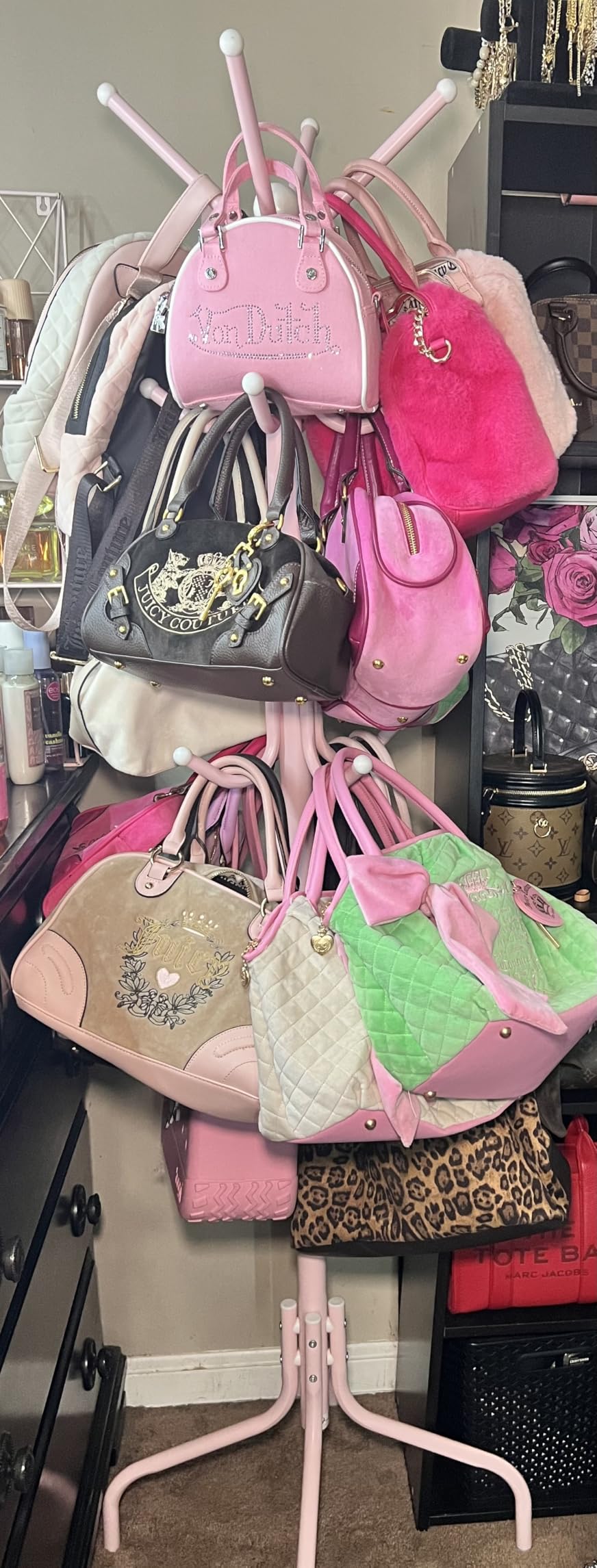 SONGMICS Coat Rack Freestanding with 16 Hooks, Metal Coat Tree Stand with 4 Adjustable Feet, Clothes Hanger Stand for Entryway Bedroom Living Room Hallway Office,Bronze URCR083MZ01S customer photo 1