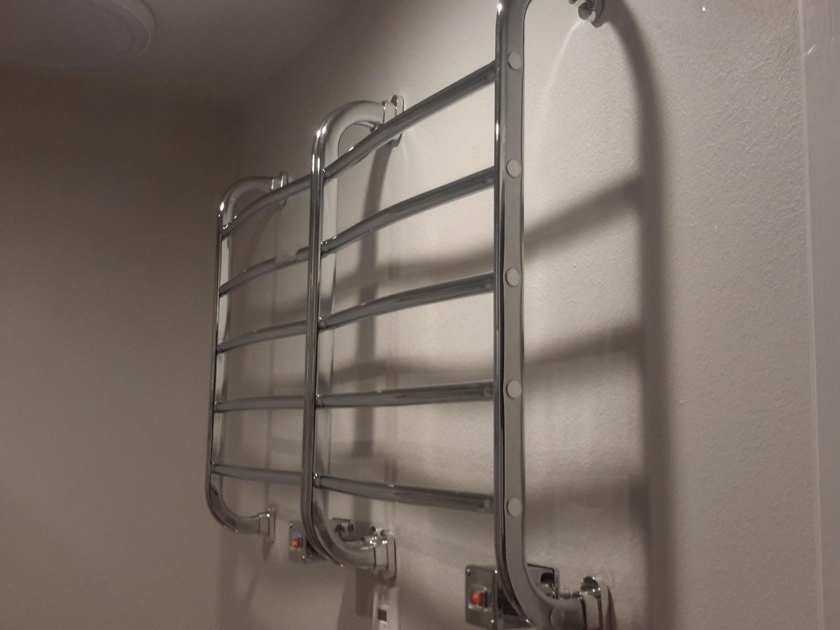 Warmrails Hyde Park Towel Warmer - Free-Standing Towel Warmer Rack for Drying Towels and Garments - 39-Inch Chrome Finish Frame with 8 Bars - Model WHC customer photo 1
