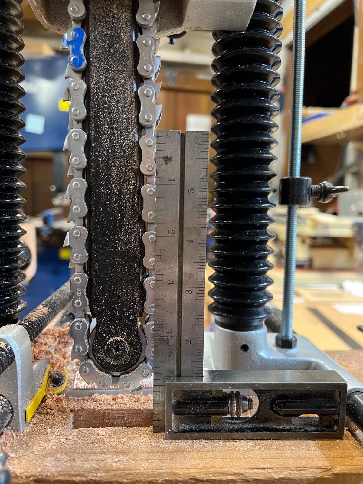 Makita - 7410L 7104L 10.5 Amp Chain Mortiser customer photo 2