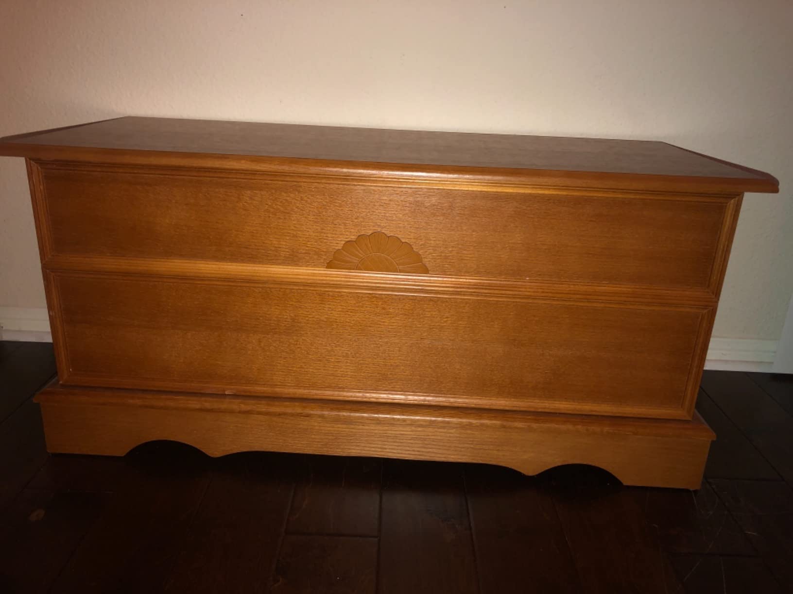 Coaster Home Furnishings - Paula - Wood - Cedar Chest with Storage Trunk, Rectangular Shape and Traditional Style - Bedroom - 40-Inch - Honey - 4695 customer photo 1