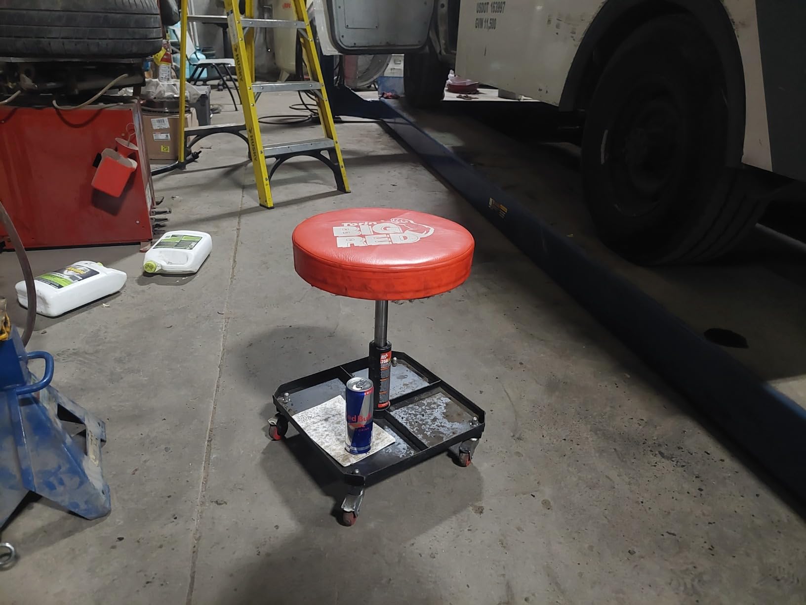 BIG RED TR6350 Torin Rolling Pneumatic Creeper Garage/Shop Seat: Padded Adjustable Mechanic Stool with Tool Tray Storage, Red Large customer photo 1