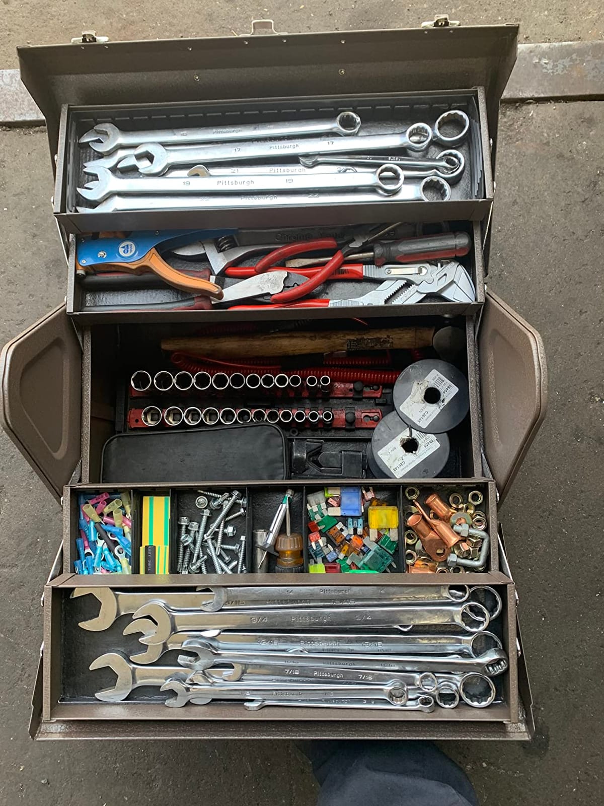 Homak Industrial 22-Inch Cantilever Steel Toolbox, Brown Winkle Powder Coat, BW00210220 customer photo 1