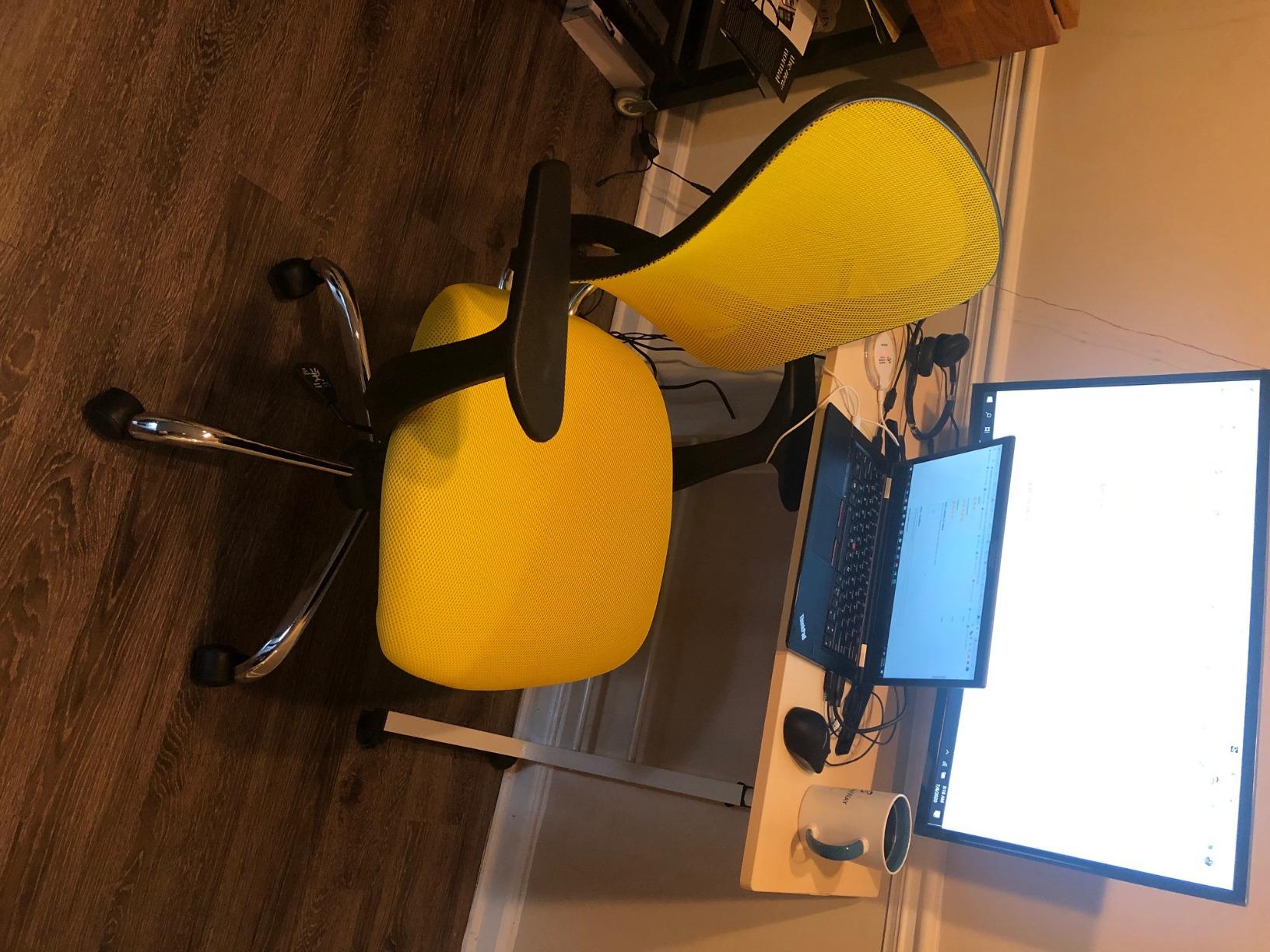 Flash Furniture Alfred Mid-Back Black Mesh Swivel Task Office Chair with Chrome Base and Arms customer photo 1