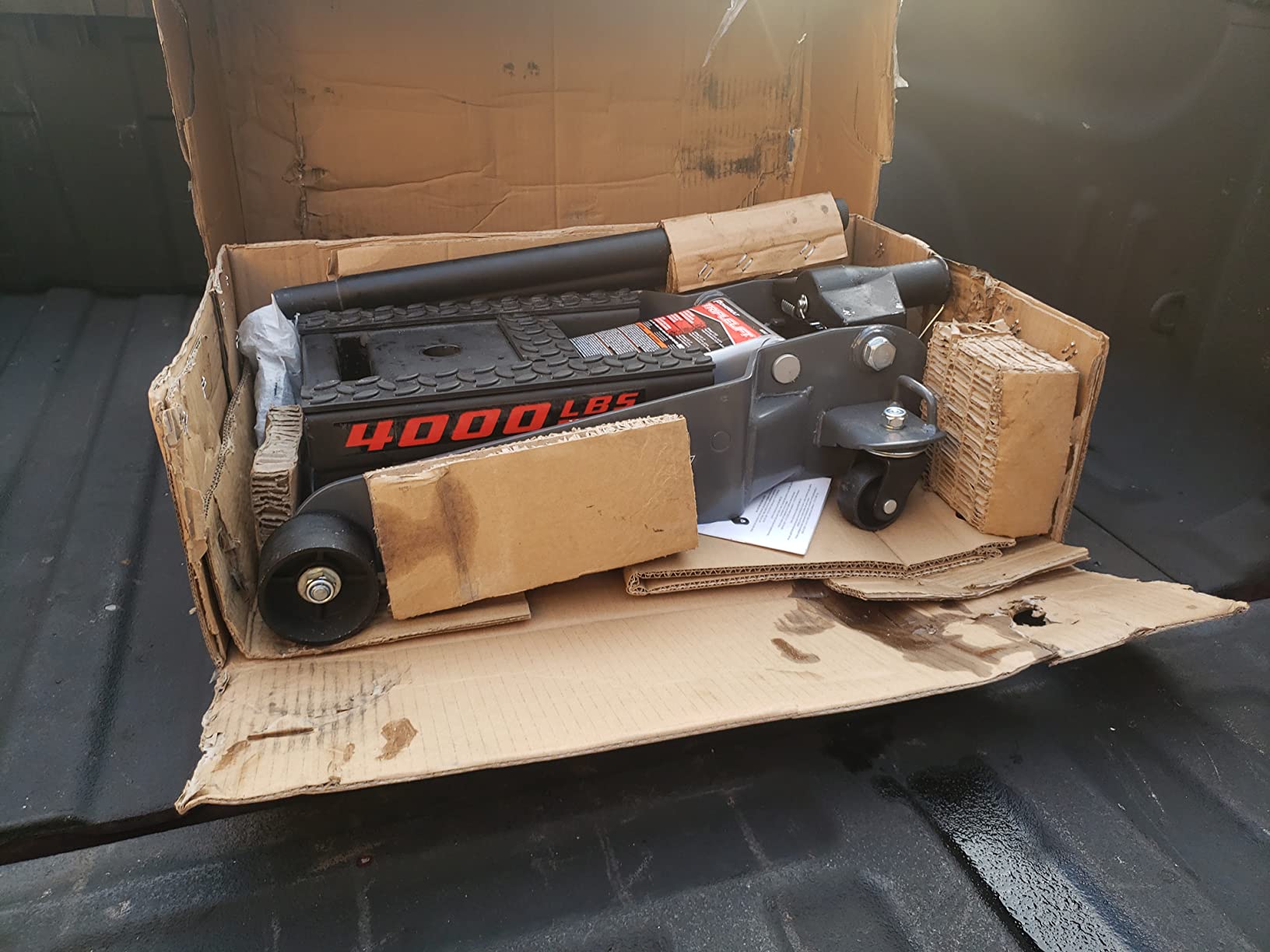 Powerbuilt 2 Ton Triple Lift Floor Jack, Lifts Cars, Trucks, Motorcycles, ATV's, Transmissions, Tie-Down Loops, Locking Safety Bar - 620422E customer photo 2