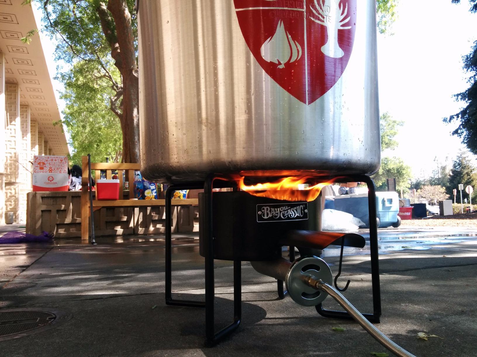 Bayou Classic KAB6 Bayou Banjo Cooker - Propane Burner for Outdoor Cooking, Outdoor Stove - Crawfish Boiler, Homebrew Burner - Large Stock Pots - Fish Boil, Gumbo, Soup, Stew, Brewing, Tamales customer photo 2