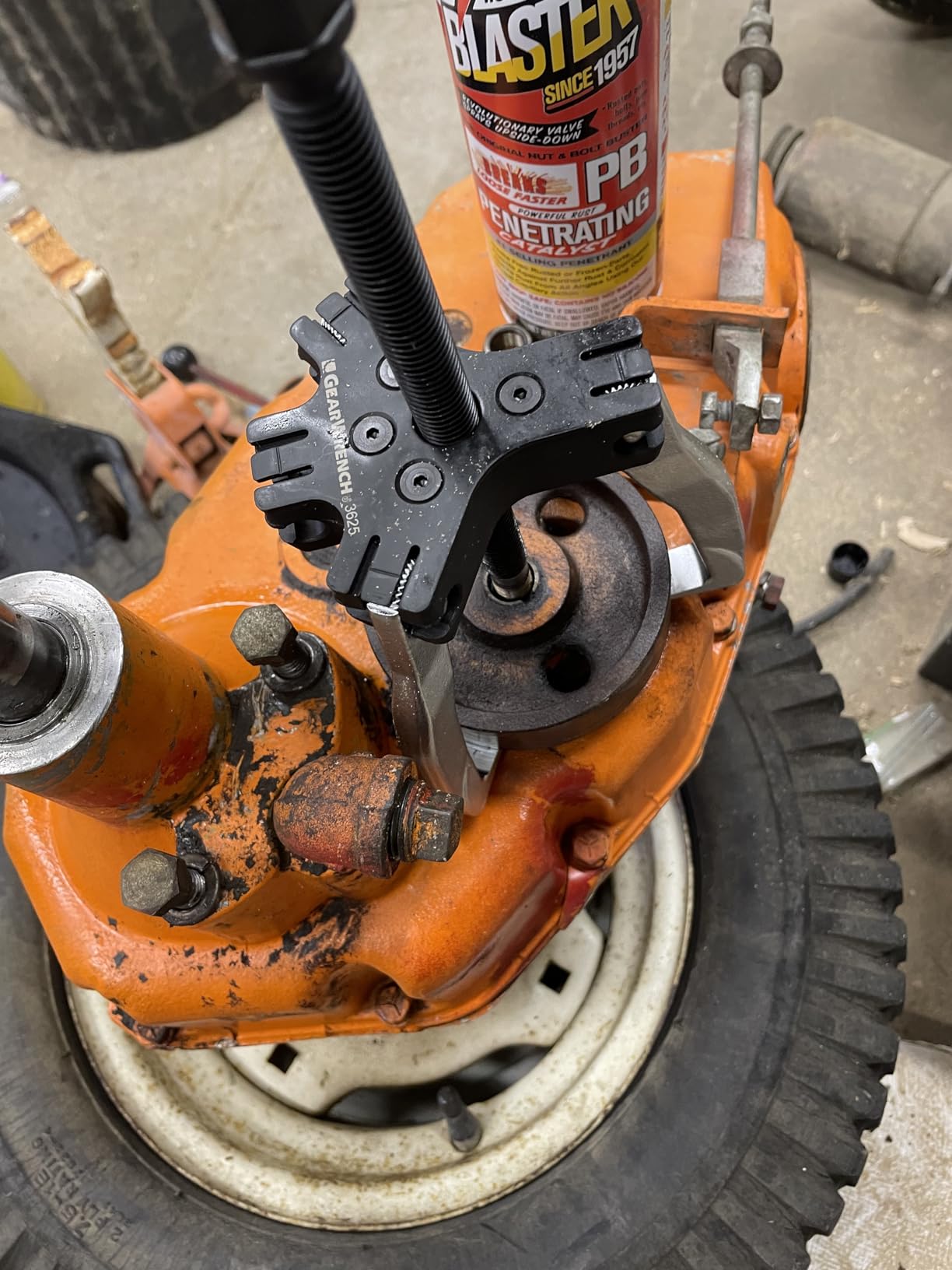 GEARWRENCH 2 & 5 Ton 2 or 3 Jaw Int/Ext Ratcheting Puller Set | 3627 customer photo 2