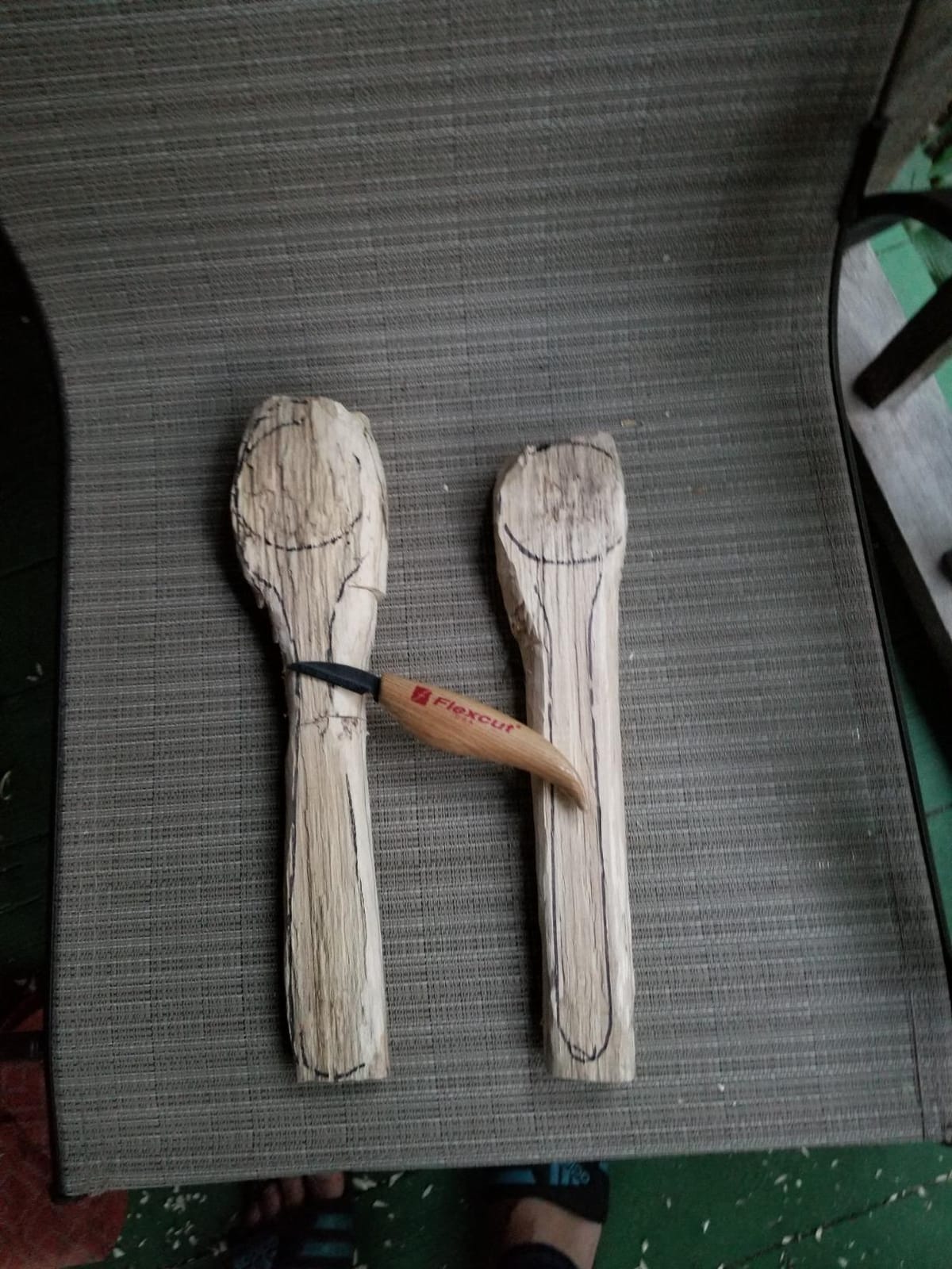Flexcut Wood Carving Knives | Starter Set of 3 Woodcarving Knives | 1095 High Carbon Steel Blades | Ergonomic Ash Wood Handles for Beginners and Hobbyists | KN500 | Made in the U.S.A customer photo 1