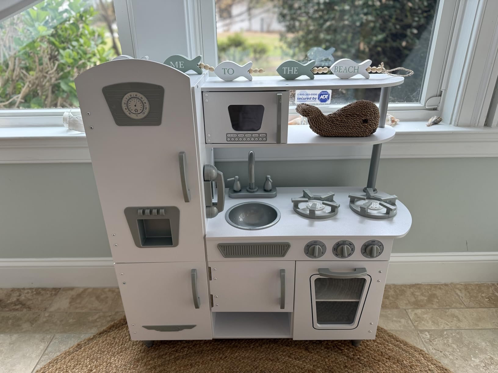 KidKraft Vintage Wooden Play Kitchen with Pretend Ice Maker and Play Phone, White customer photo 1