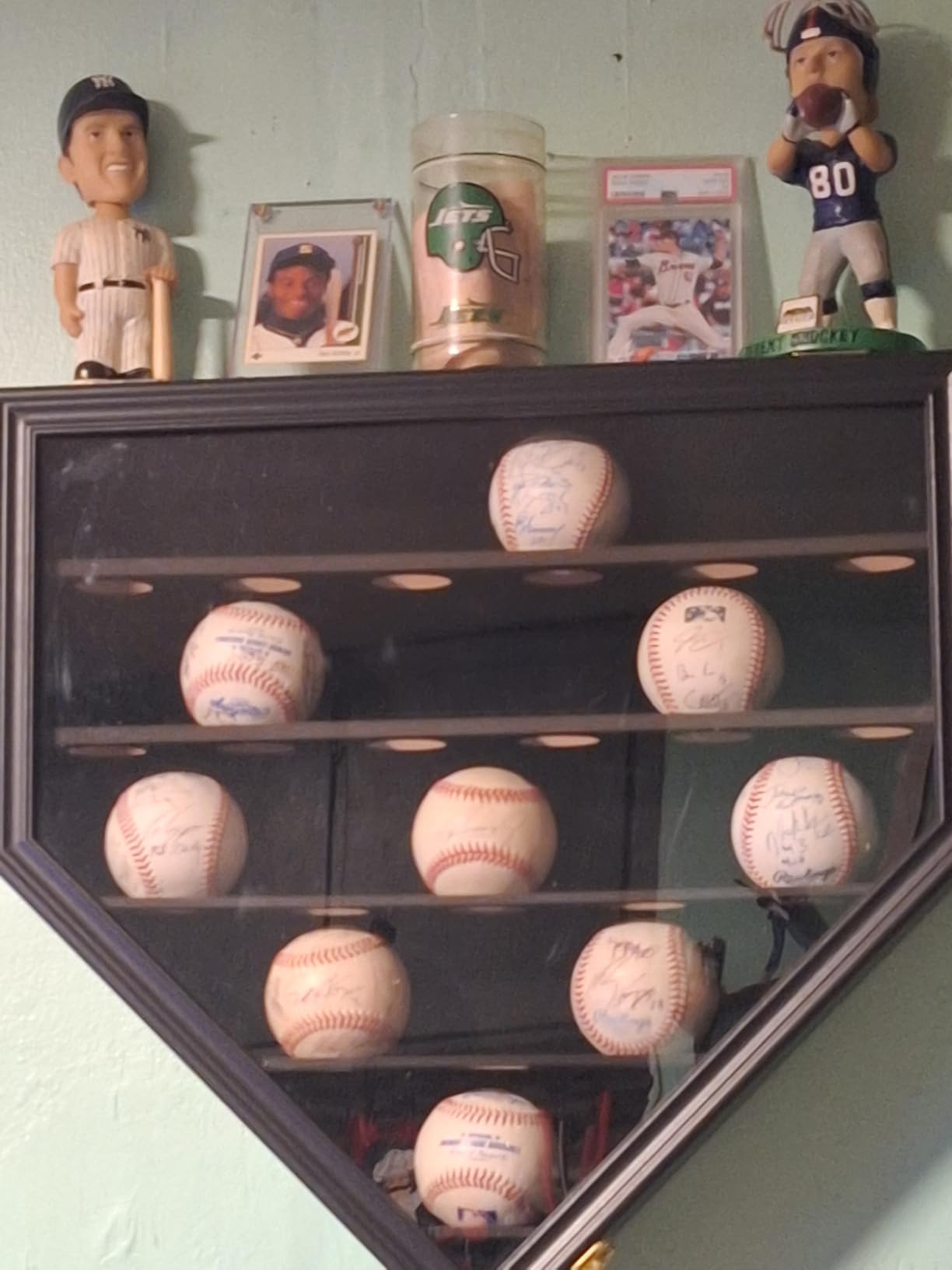 DisplayGifts Baseball Display Case Baseball Holders for Balls Display with 21 Slots Wall Display Box 98% Clear Antifade UV Protection with Gold Locks for Homerun and Collector Autograph Balls customer photo 2