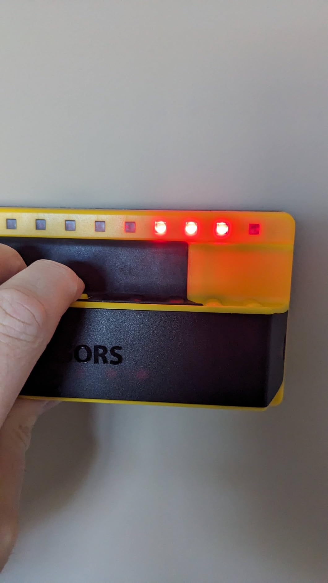 Franklin Sensors ProSensor 710 13-Sensor Stud Finder Wall Scanner | Accurate Wood and Metal Stud Detector, Made in the USA, Shows Full Width of Studs, No Calibration Required customer photo 1