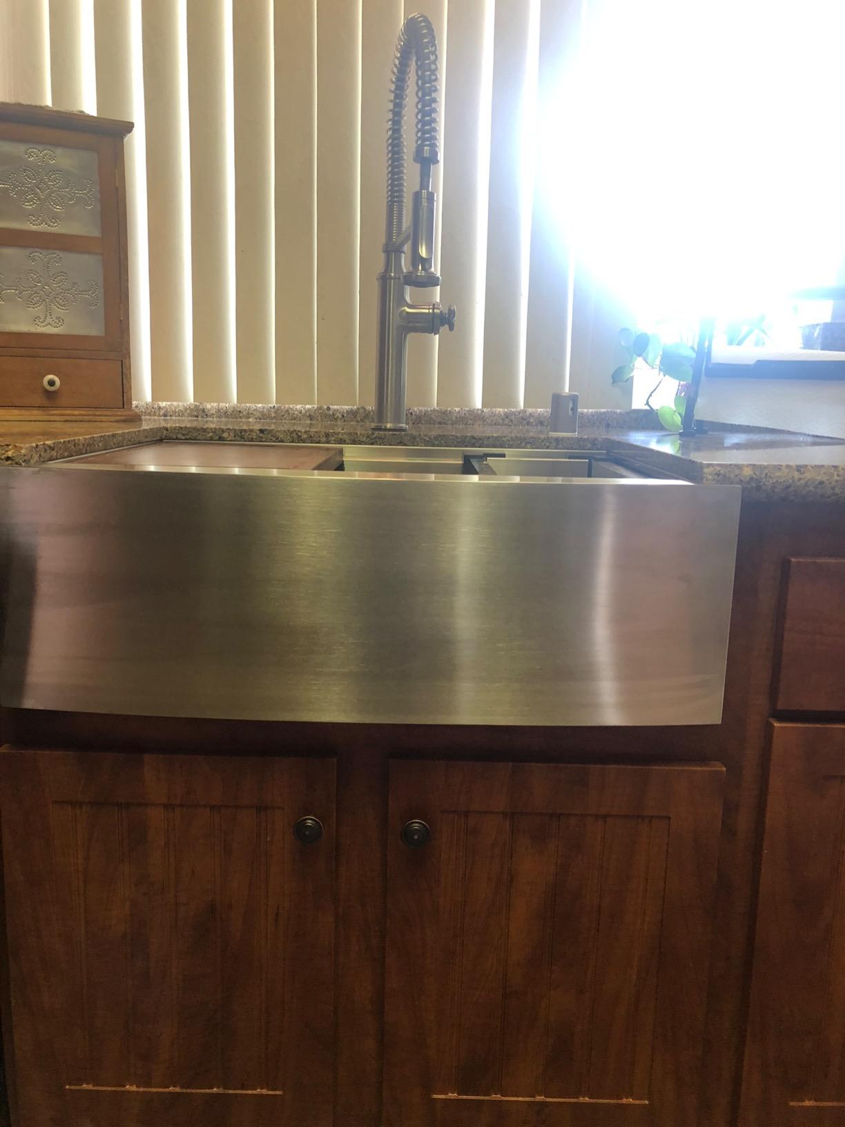 Ruvati 33-inch Apron-front Workstation Farmhouse Kitchen Sink - 16 Gauge Stainless Steel Kitchen Sink Single Bowl with Brushed Finish hides scratches - Farmhouse Workstation Sinks - RVH9200 customer photo 1