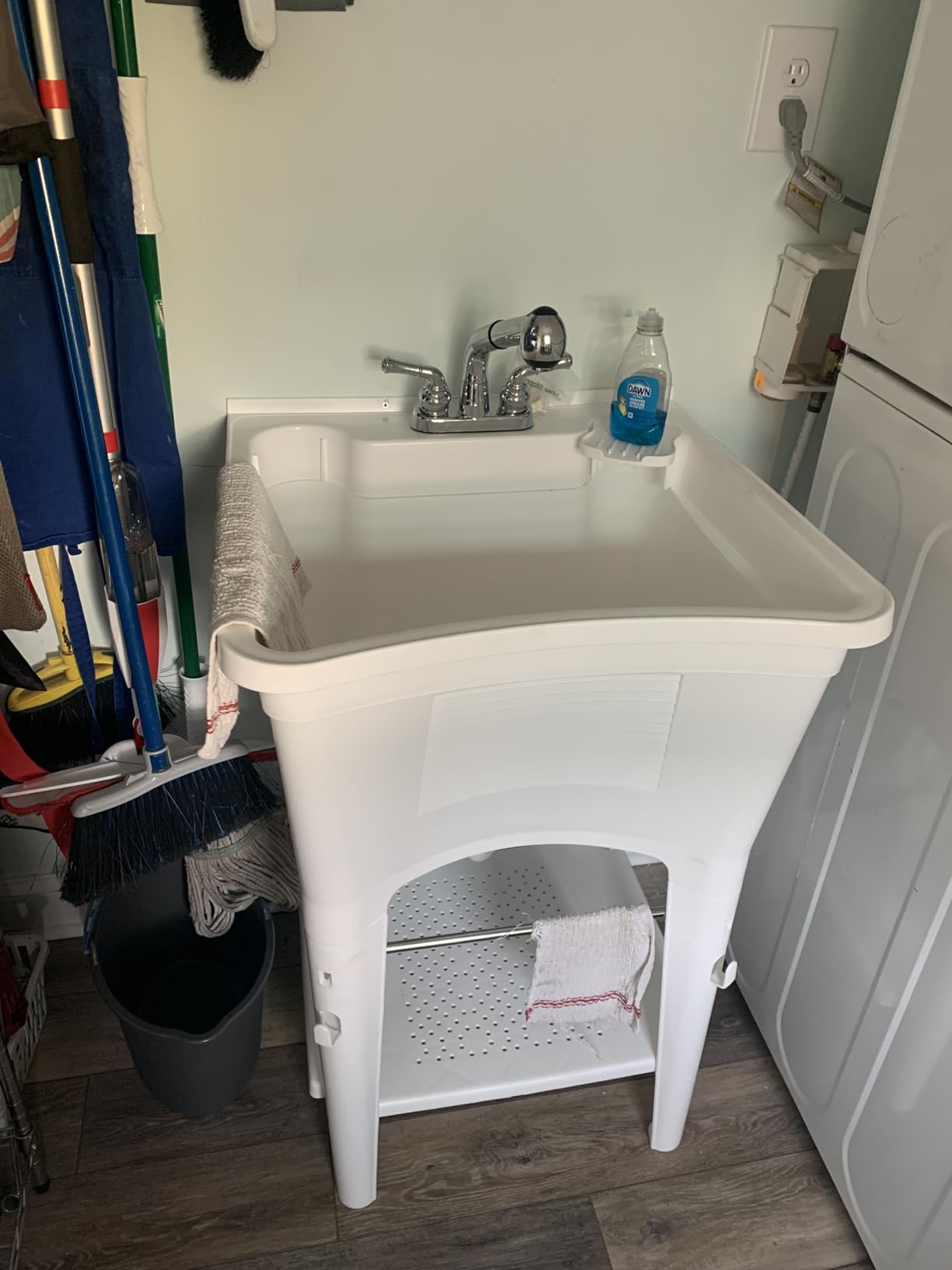 Zenna Home Utility Sink Laundry Tub with Pull-Out Faucet, All-in-One Freestanding Utility Tub customer photo 1