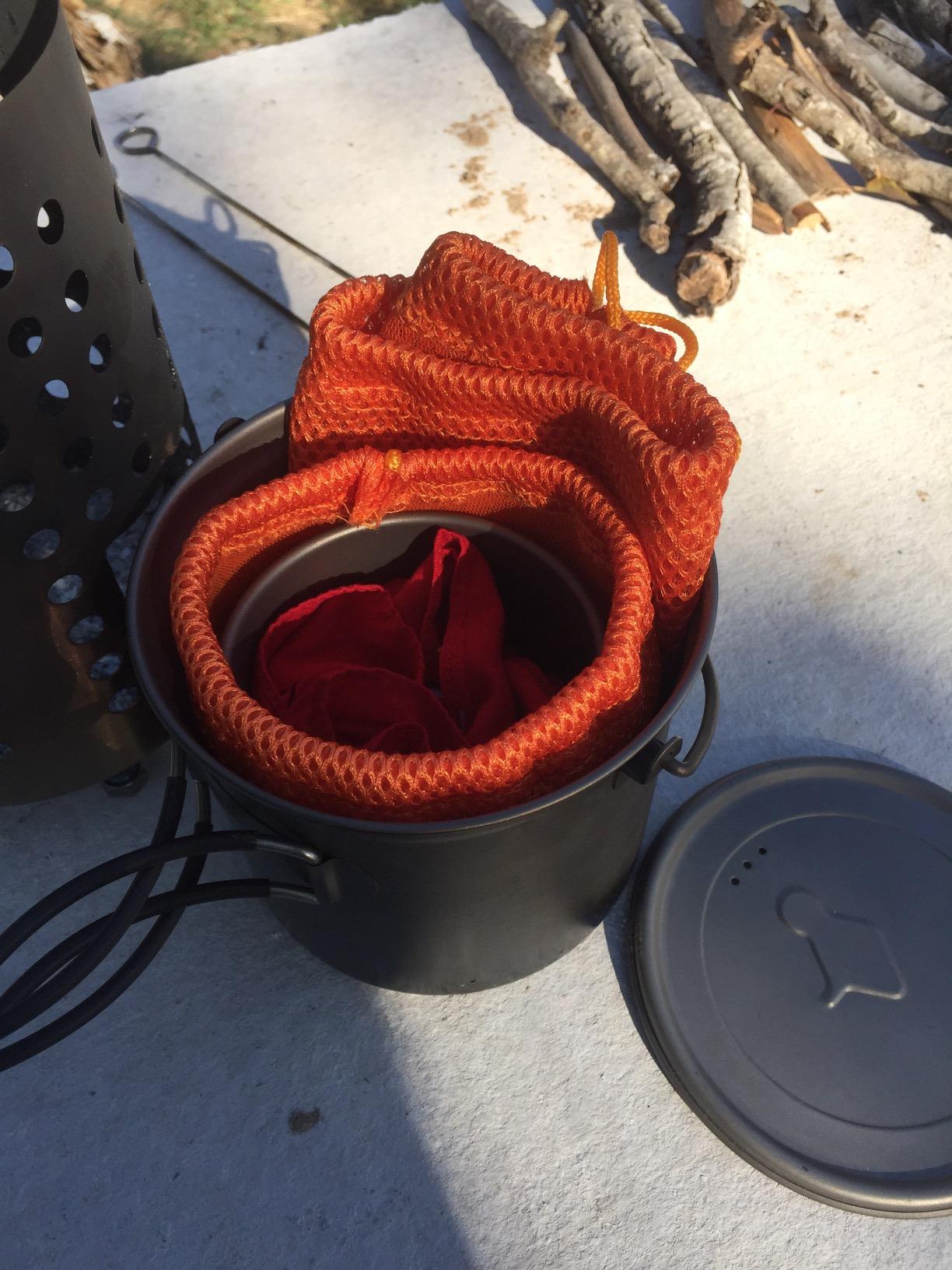 TOAKS Titanium 1100ml Bushcraft Pot with Bail Handle for Open Fire Cooking & Backpacking customer photo 2