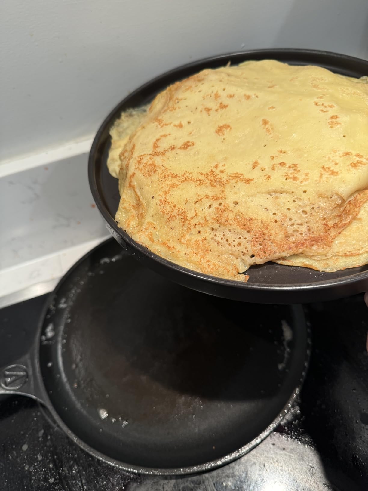 Victoria 10.5-Inch Cast Iron Comal Griddle Pan with a Long Handle, Preseasoned with Flaxseed Oil, Made in Colombia customer photo 2