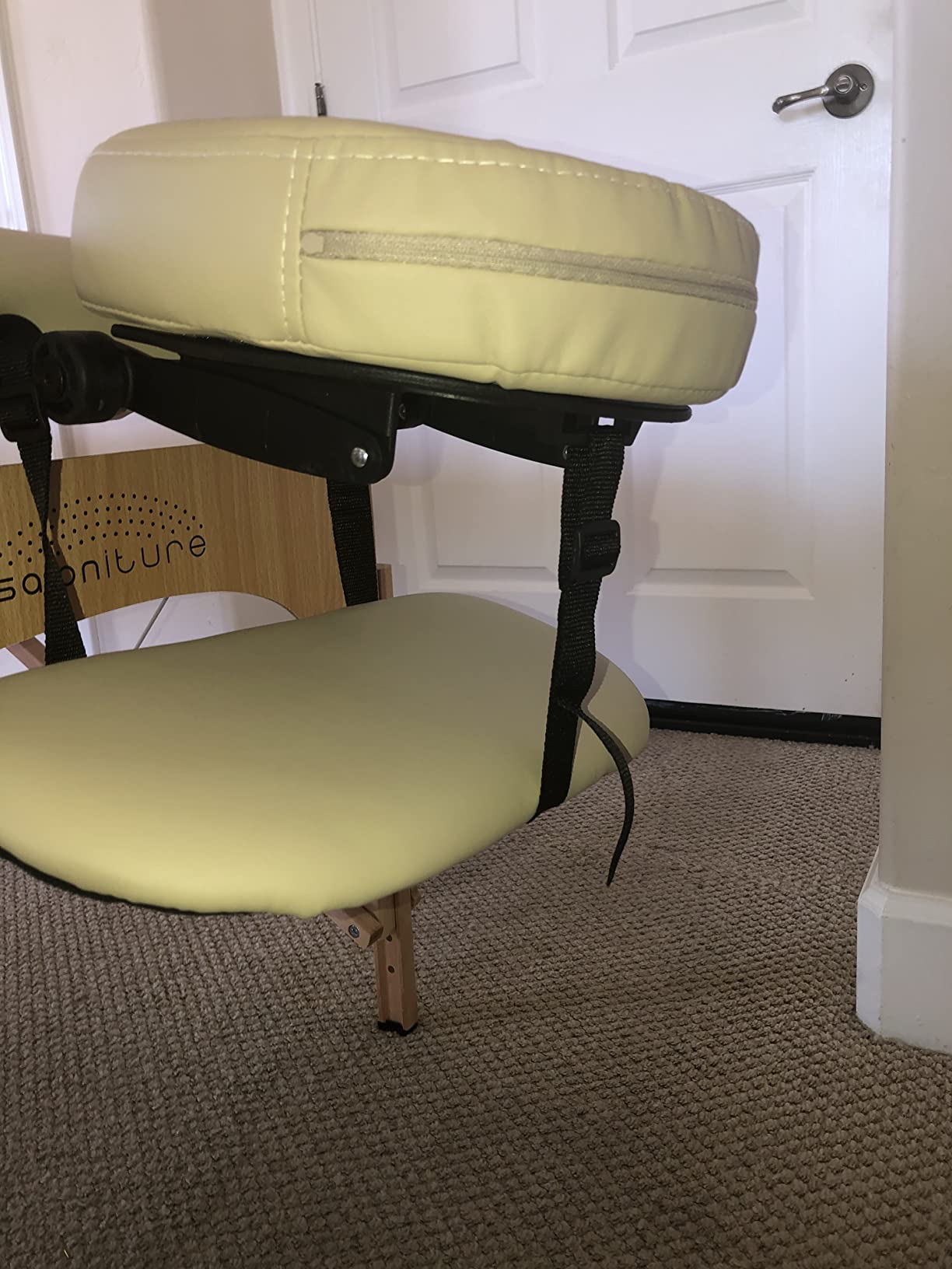 Saloniture Professional Portable Folding Massage Table with Carrying Case - Black (#1 Top Rated) customer photo 2