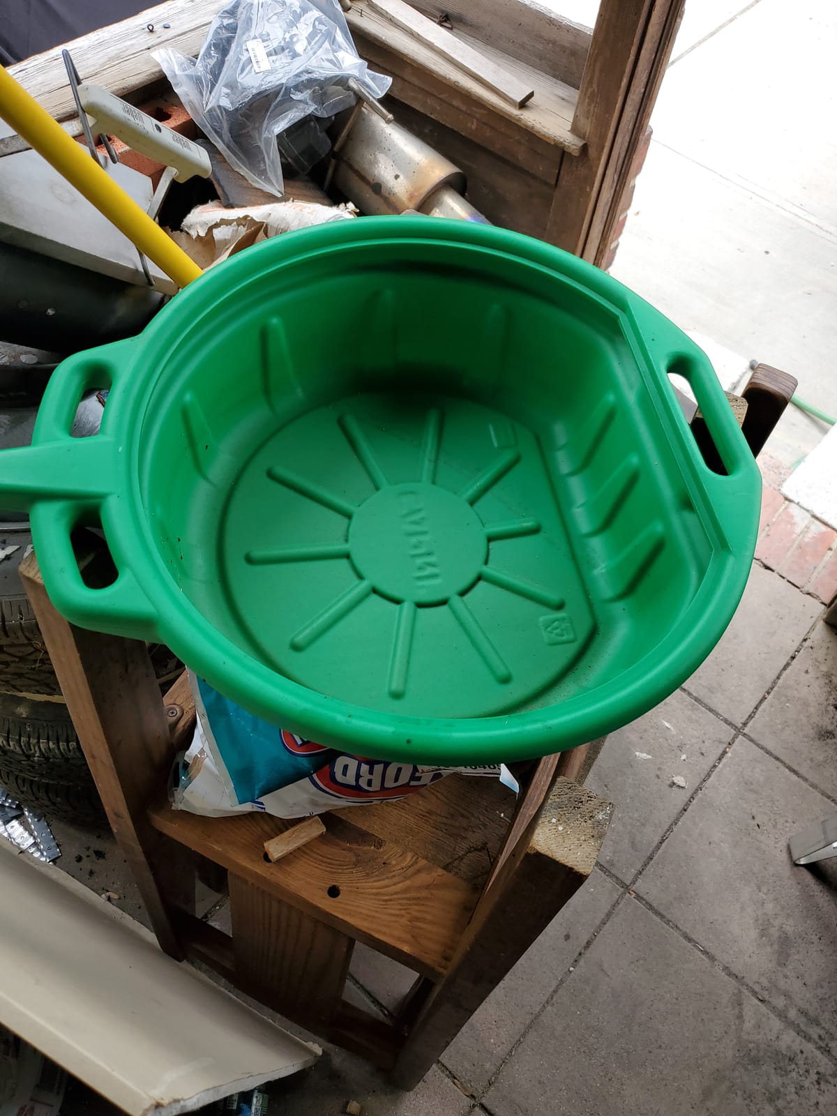 Capri Tools CP21023 Portable Oil Drain Pan, Anti-Freeze, Green customer photo 2