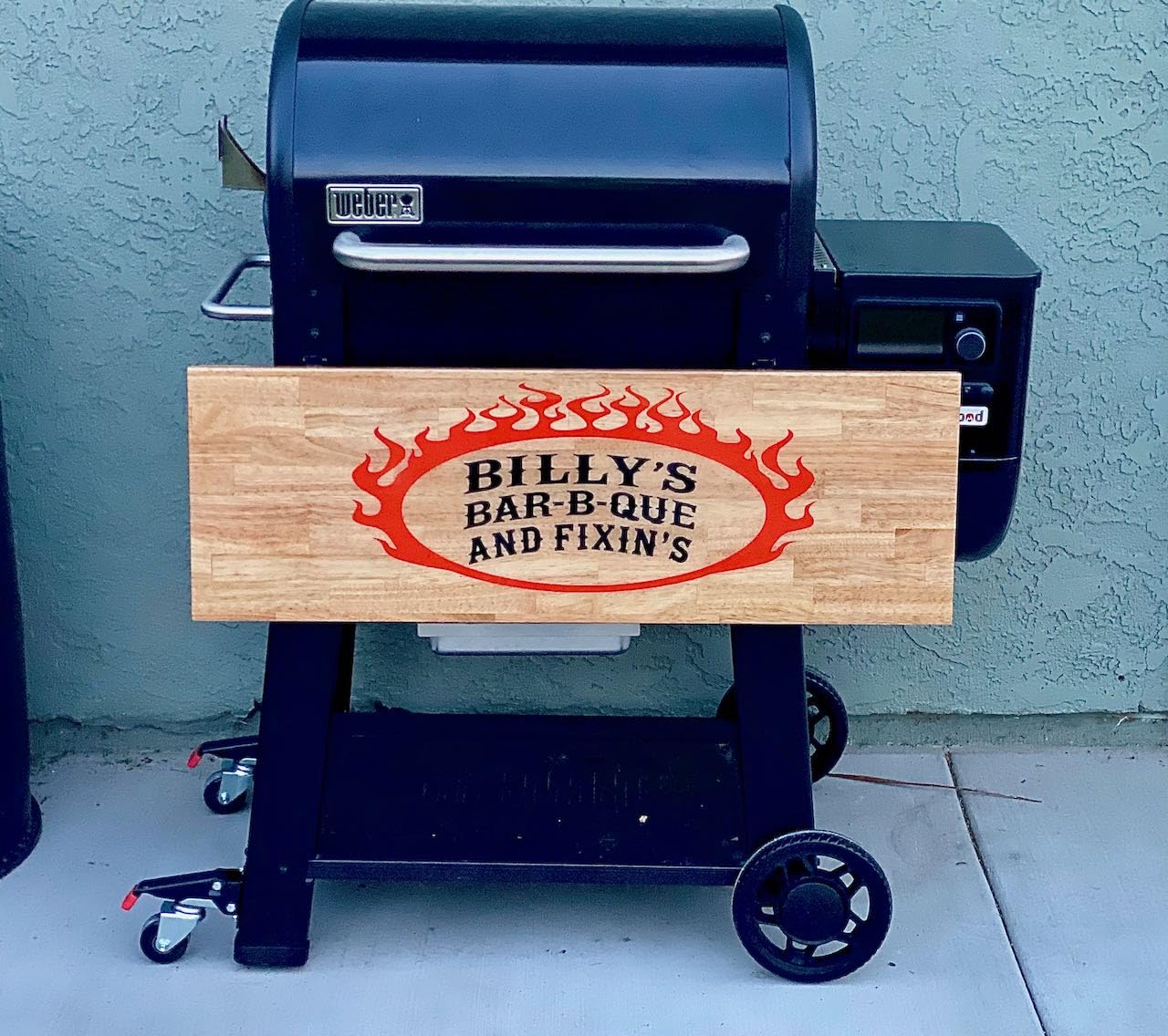 Weber Searwood 600 Wood Pellet Smoker Grill - Wi-Fi & Bluetooth Enabled Outdoor Grill for Smoking, Searing, Rapid React PID & Cooking up to 600°F, Black customer photo 1