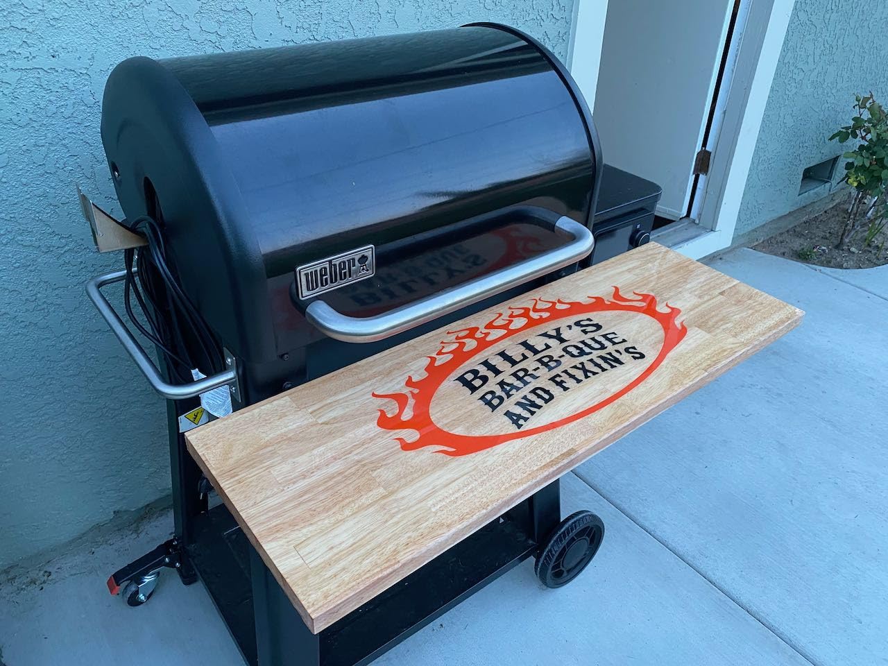 Weber Searwood 600 Wood Pellet Smoker Grill - Wi-Fi & Bluetooth Enabled Outdoor Grill for Smoking, Searing, Rapid React PID & Cooking up to 600°F, Black customer photo 2