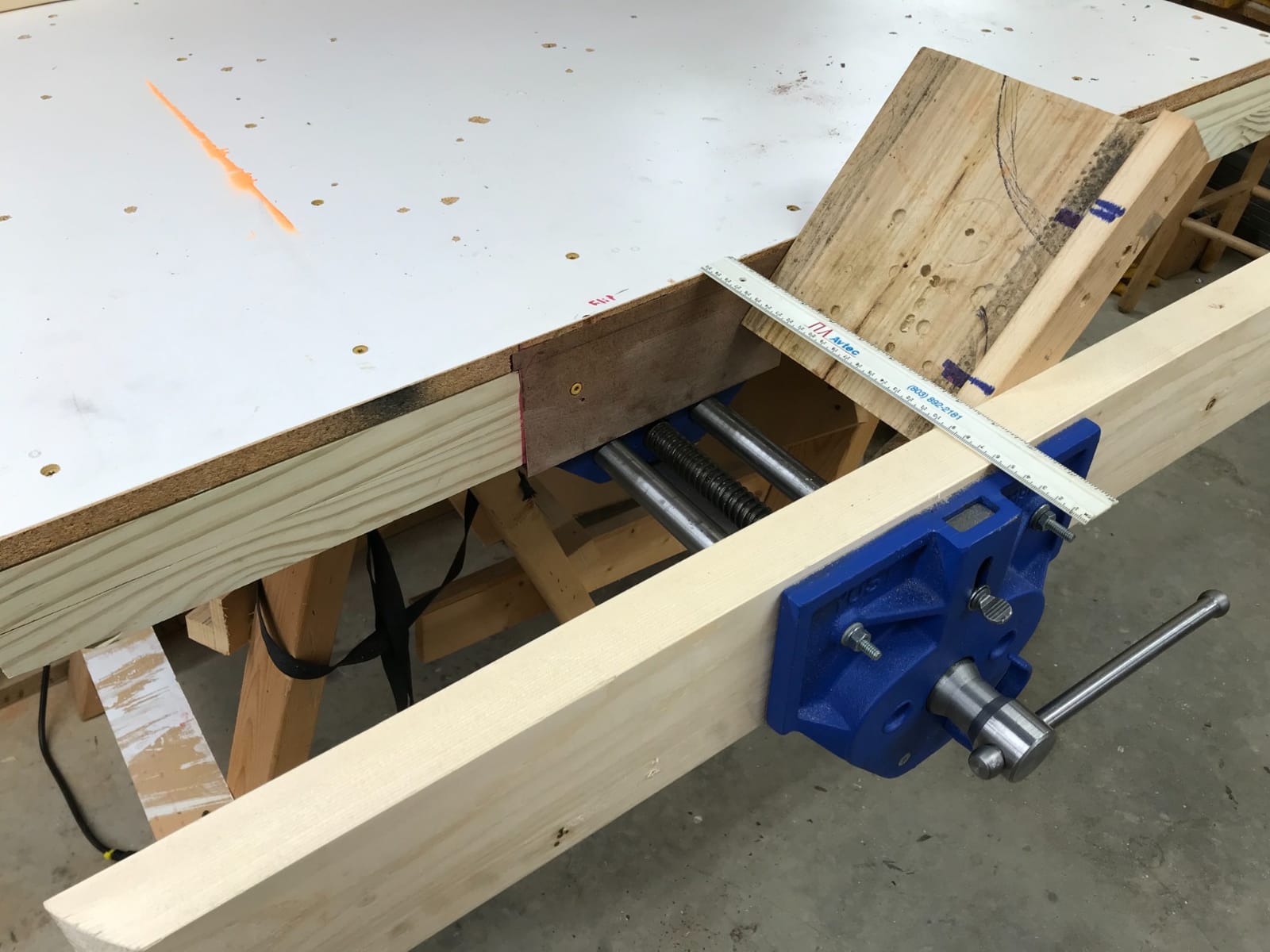 Yost Vises M9WW Rapid Action Woodworking Vise | Quick Release Lever for Quick Adjustments | 9 Inch Jaw Width | Made with Heavy-Duty Cast Iron | Blue customer photo 1
