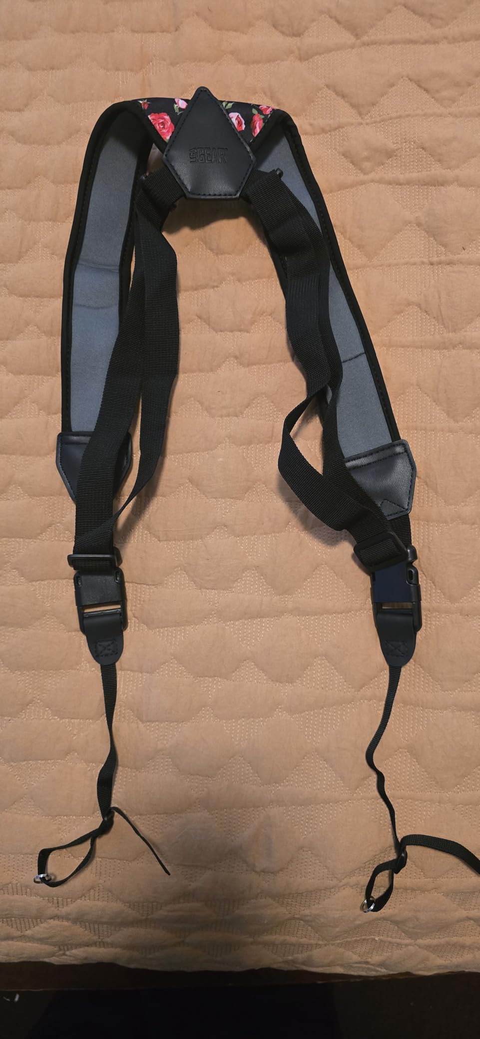 USA Gear DSLR Camera Strap Chest Harness with Quick Release Buckles, Black Neoprene Pattern and Accessory Pockets - Compatible with Canon, Nikon, Sony and More Point and Shoot and Mirrorless Cameras customer photo 2