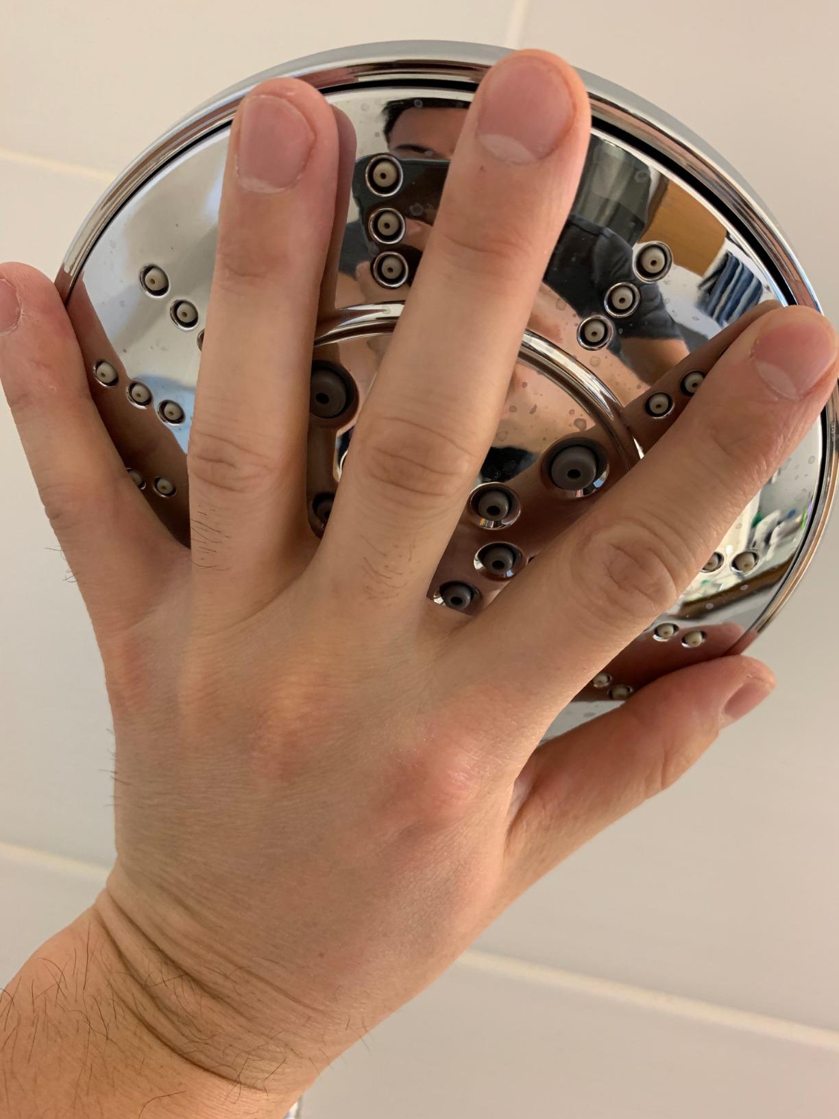 Moen Engage Chrome Magnetix Six-Function 5.5-Inch Wide Handheld Shower Head with Hose and Magnetic Docking System, 26112 customer photo 2
