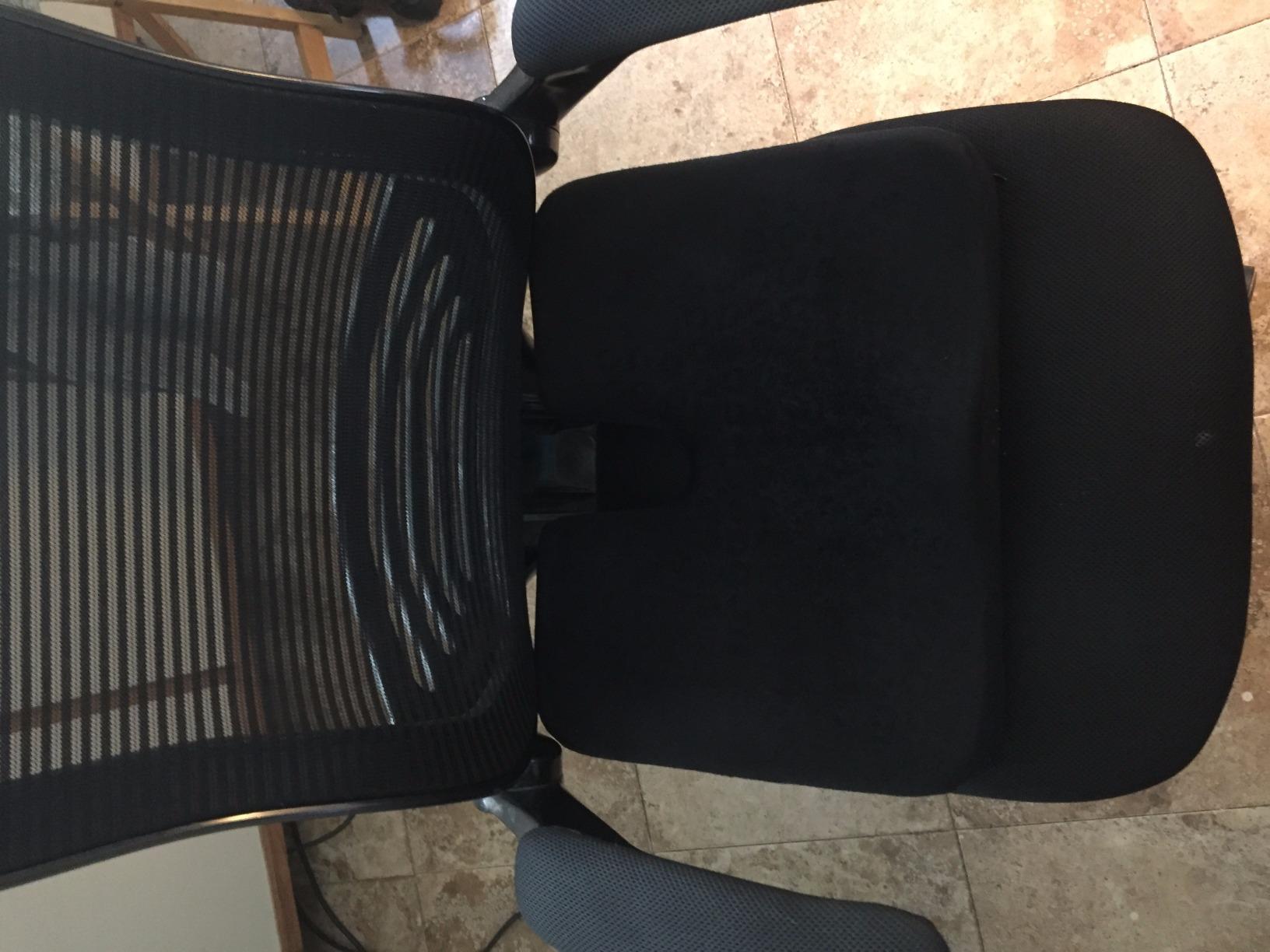 Kieba Coccyx Seat Cushion, Gel Memory Foam Large Orthopedic Tailbone Pillow for Sciatica, Back, and Tailbone Pain (Black) customer photo 1