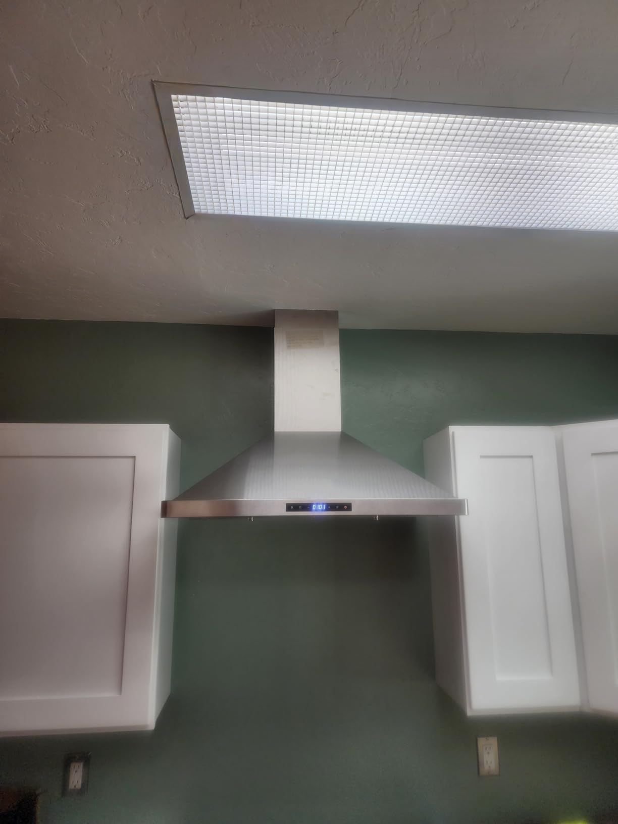 Cosmo COS-63175S 30 in. Vista Collection 380 CFM Ducted Wall Mount Range Hood with LED, Stainless Steel, Soft Touch Controls, 3 Fan Speeds, Permanent Dishwasher-Safe Baffle Filters, Backdraft Damper customer photo 2