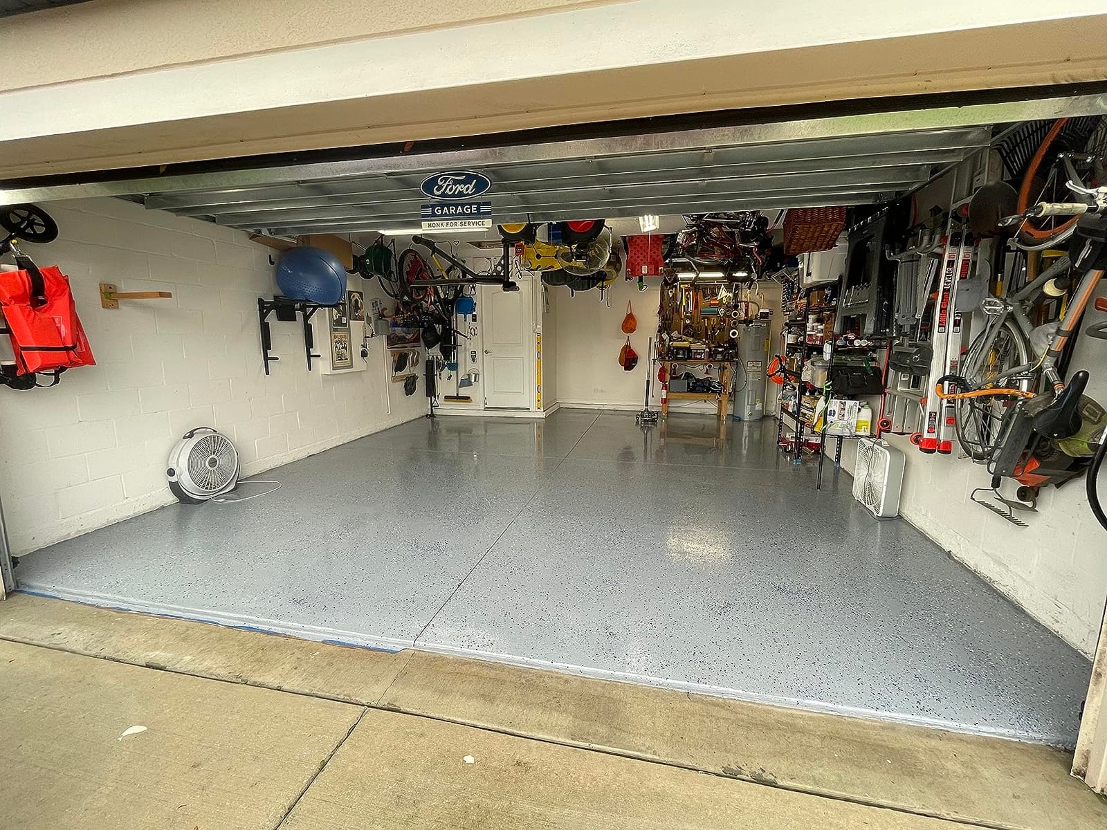 Rust-Oleum EpoxyShield High Gloss Clear Garage Floor Coating Kit | Epoxy Garage Floor System, Hot Tire And Chemical Resistant, Professional Top Coat, 2.5 Car customer photo 2