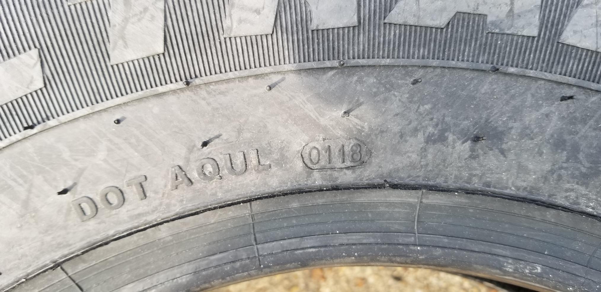 Carlisle Radial Trail HD Trailer Tire-ST205/75R15 107M 8-ply - Trailer Highway All Season Traction Radial Construction Black Sidewall Tire customer photo 1