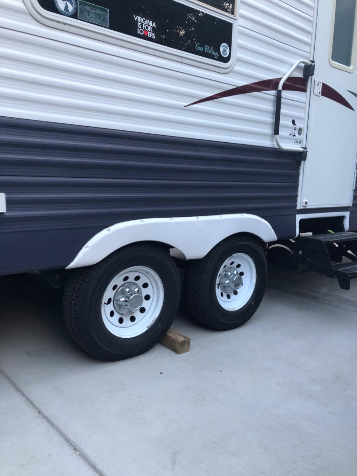 Free Country Grand Ride Set 4 Trailer Tires ST225/75R15 10 Ply Load Range E Steel Belted Radial w/Featured Scuff Guard customer photo 1