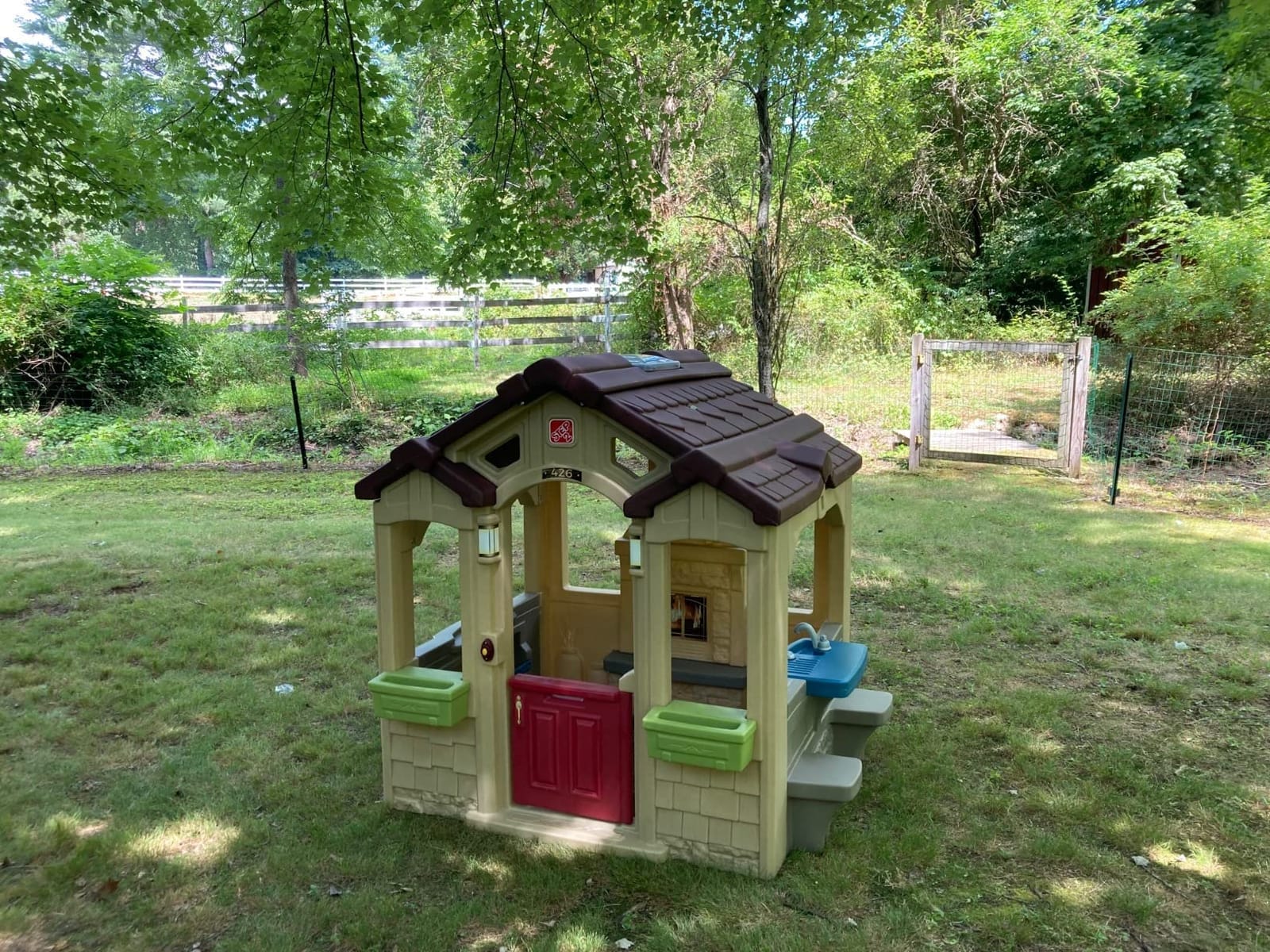 Step2 Charming Cottage Kids Playhouse, Indoor and Outdoor Clubhouse Playset, Interactive Sounds, Toddlers 2+ Years Old, Easy to Assemble customer photo 1